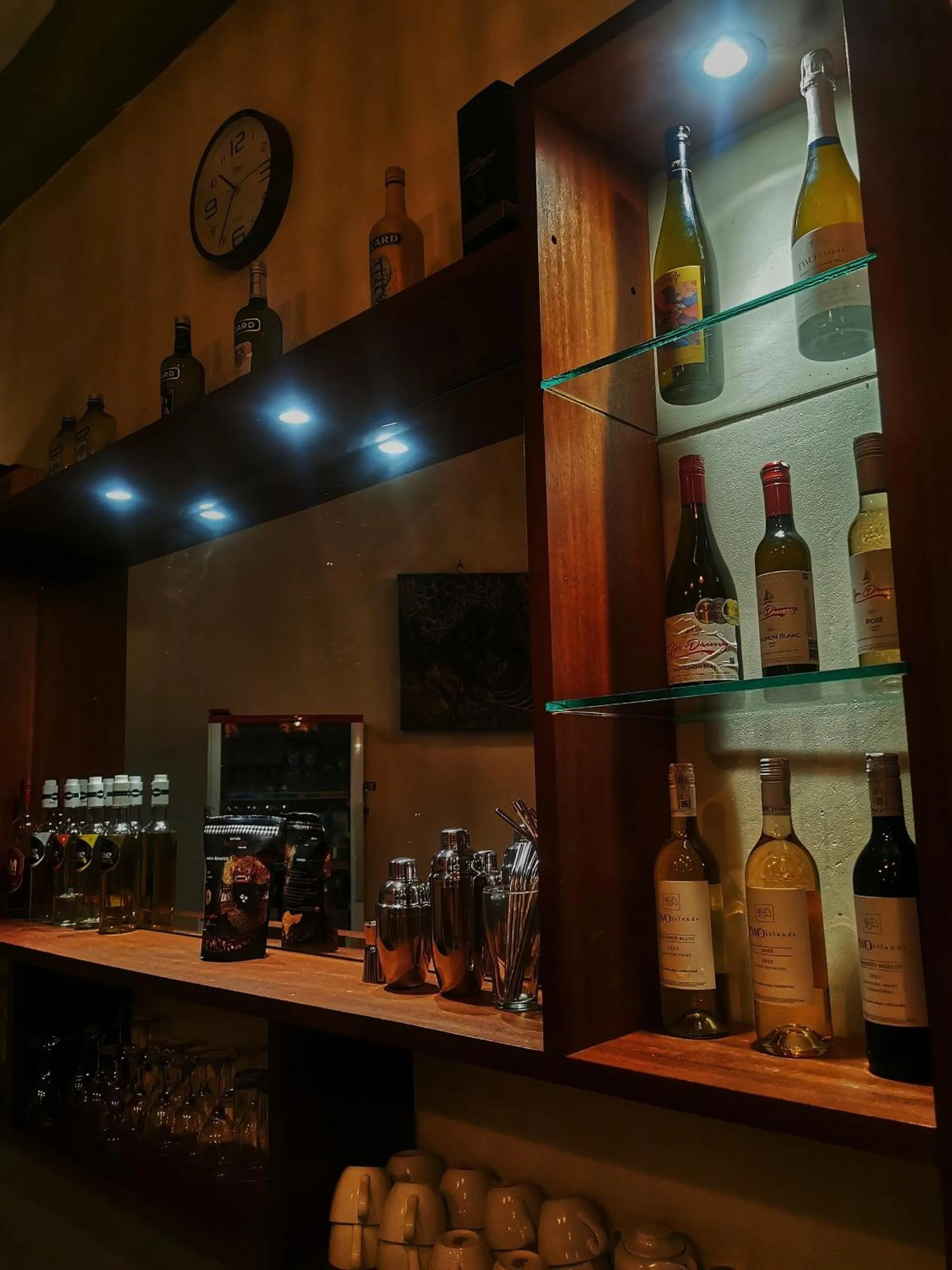 Restaurant/places to eat in The Hamsa