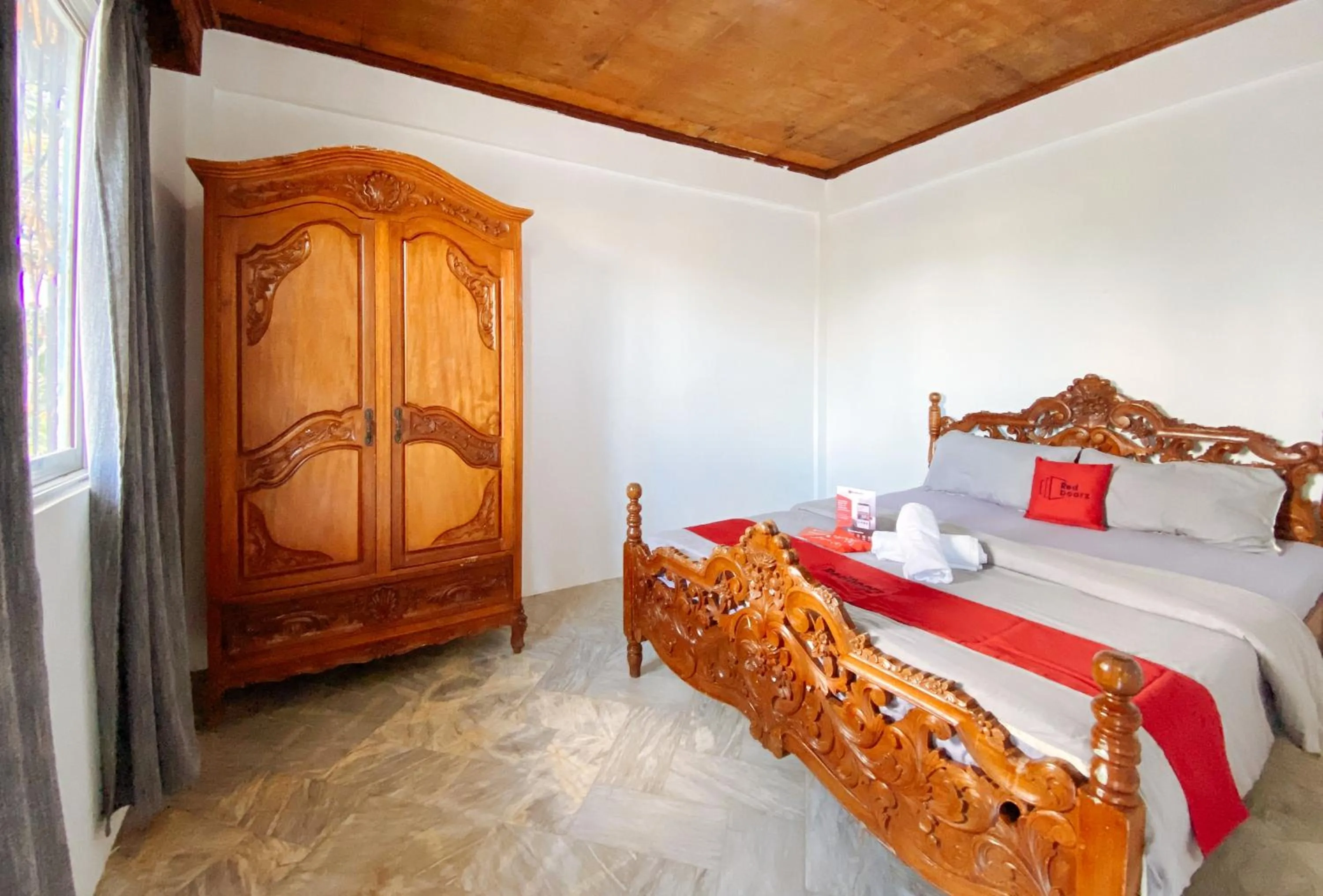 Bed in RedDoorz @ White Castle Beach Resort Iba Zambales