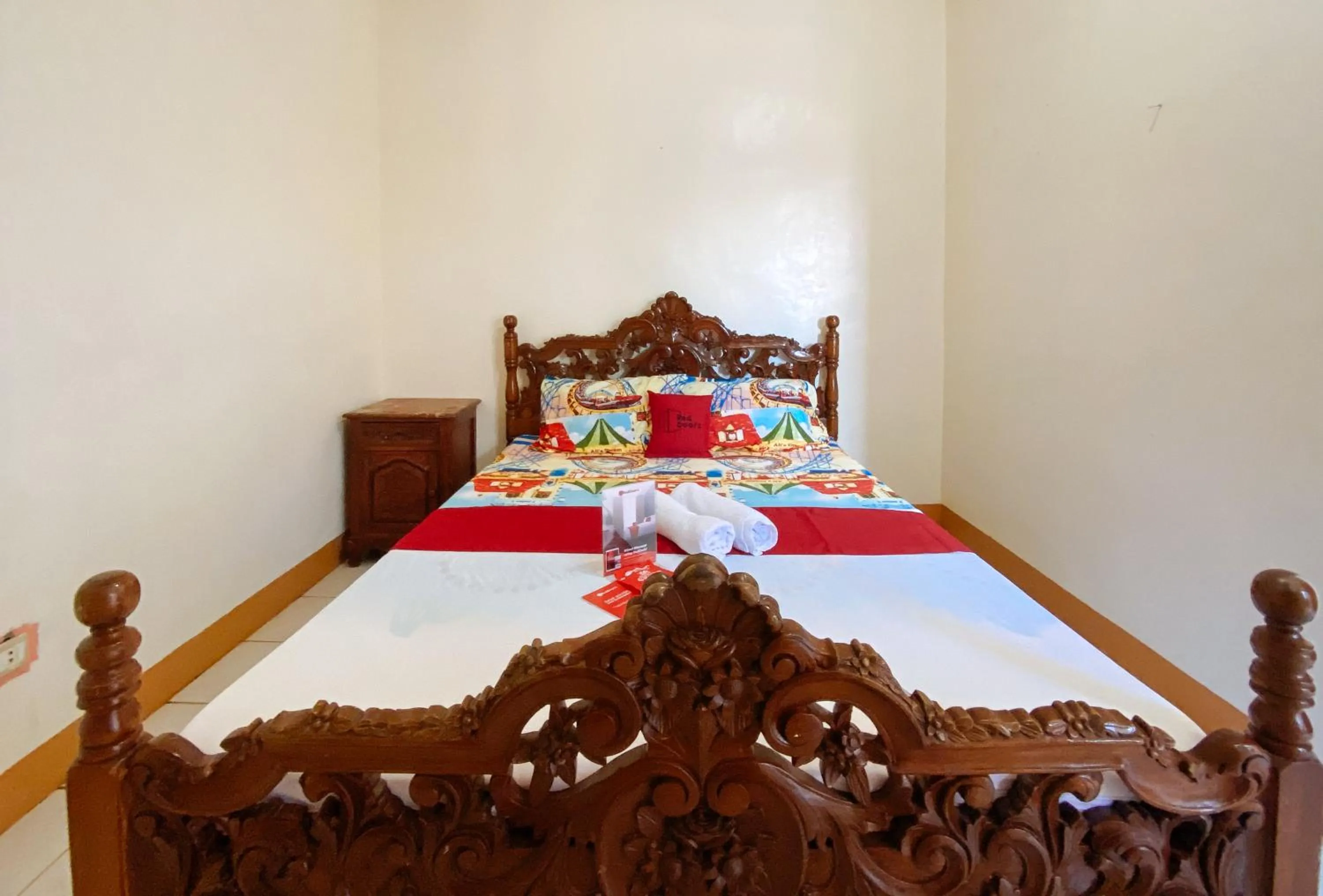 Bed in RedDoorz @ White Castle Beach Resort Iba Zambales