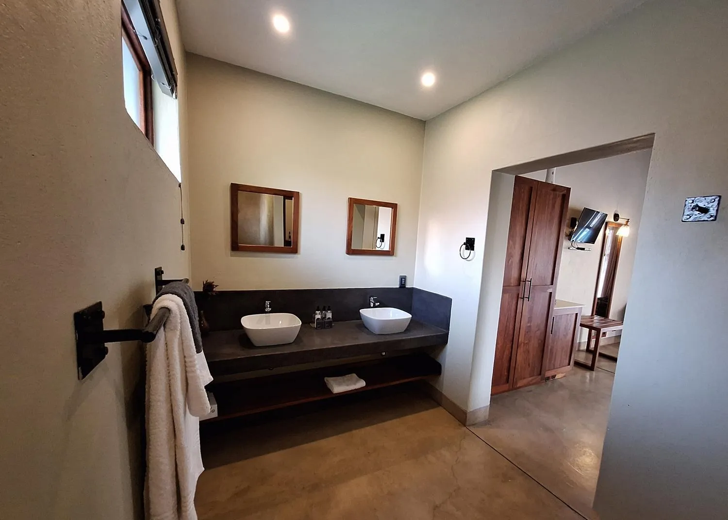 Bathroom in La Lechere Guest House