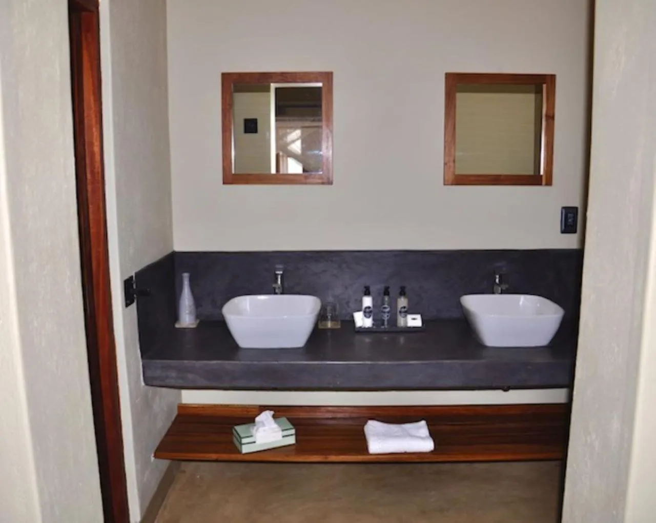 Bathroom in La Lechere Guest House