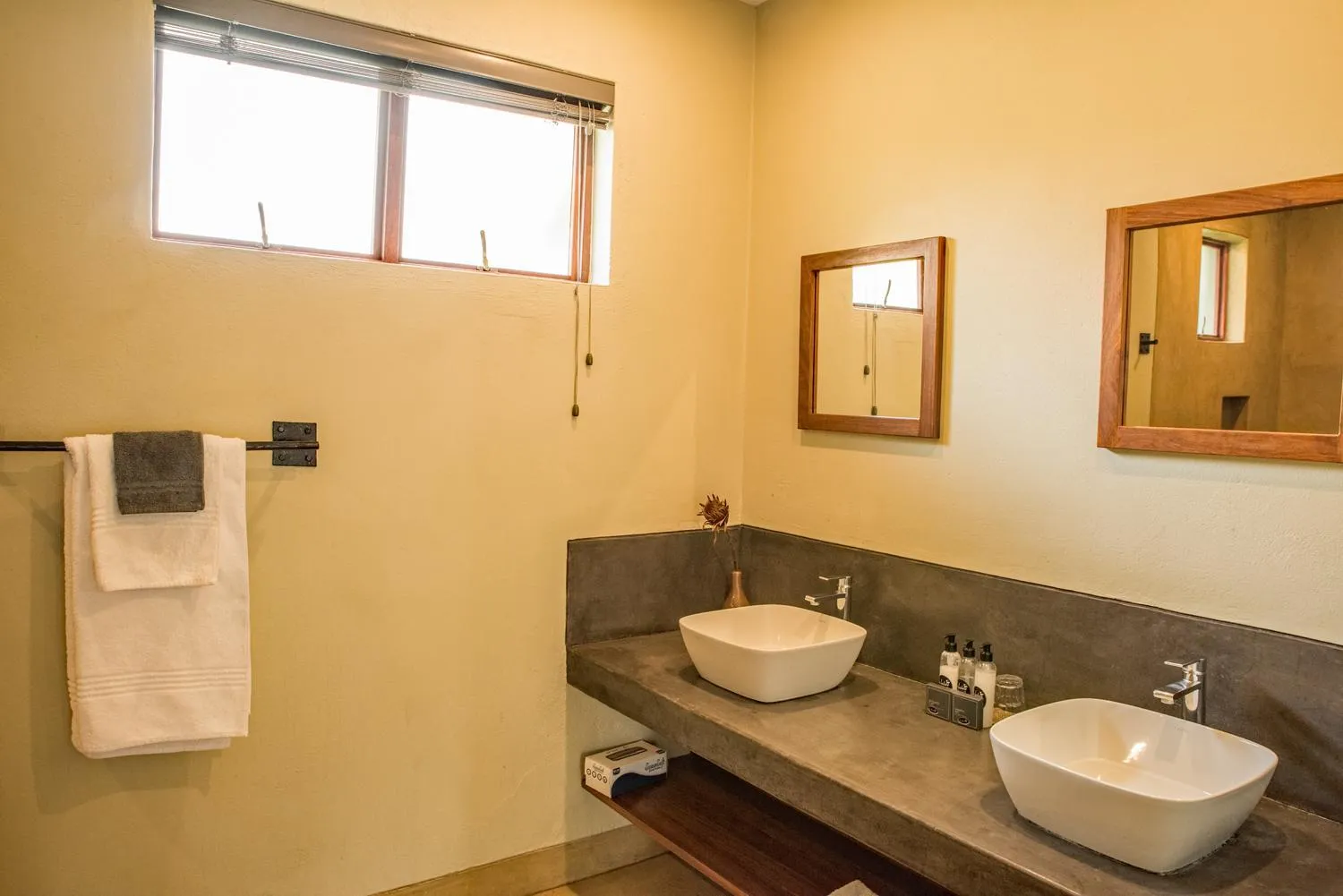 Bathroom in La Lechere Guest House