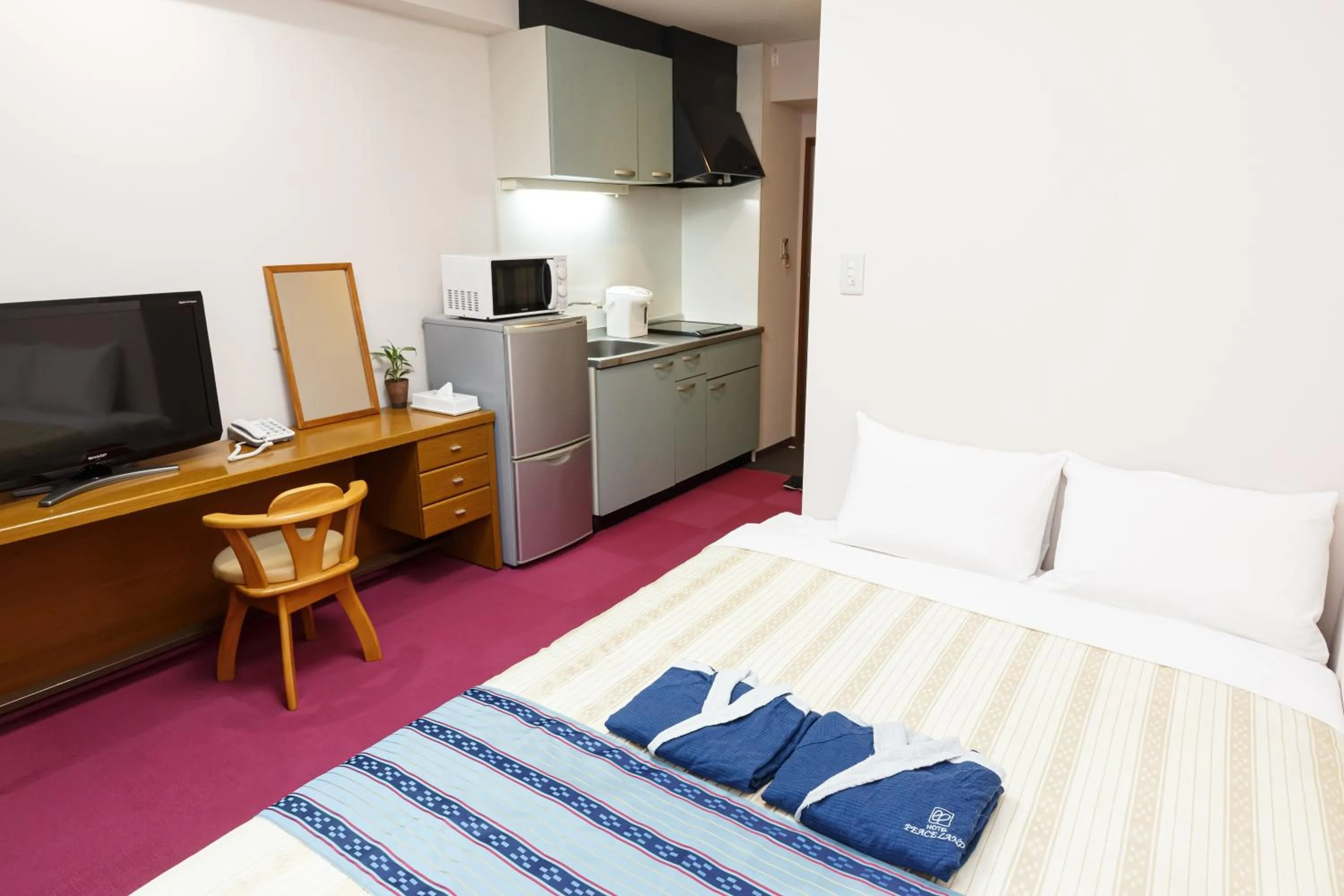 Bed in Peace Land Kume