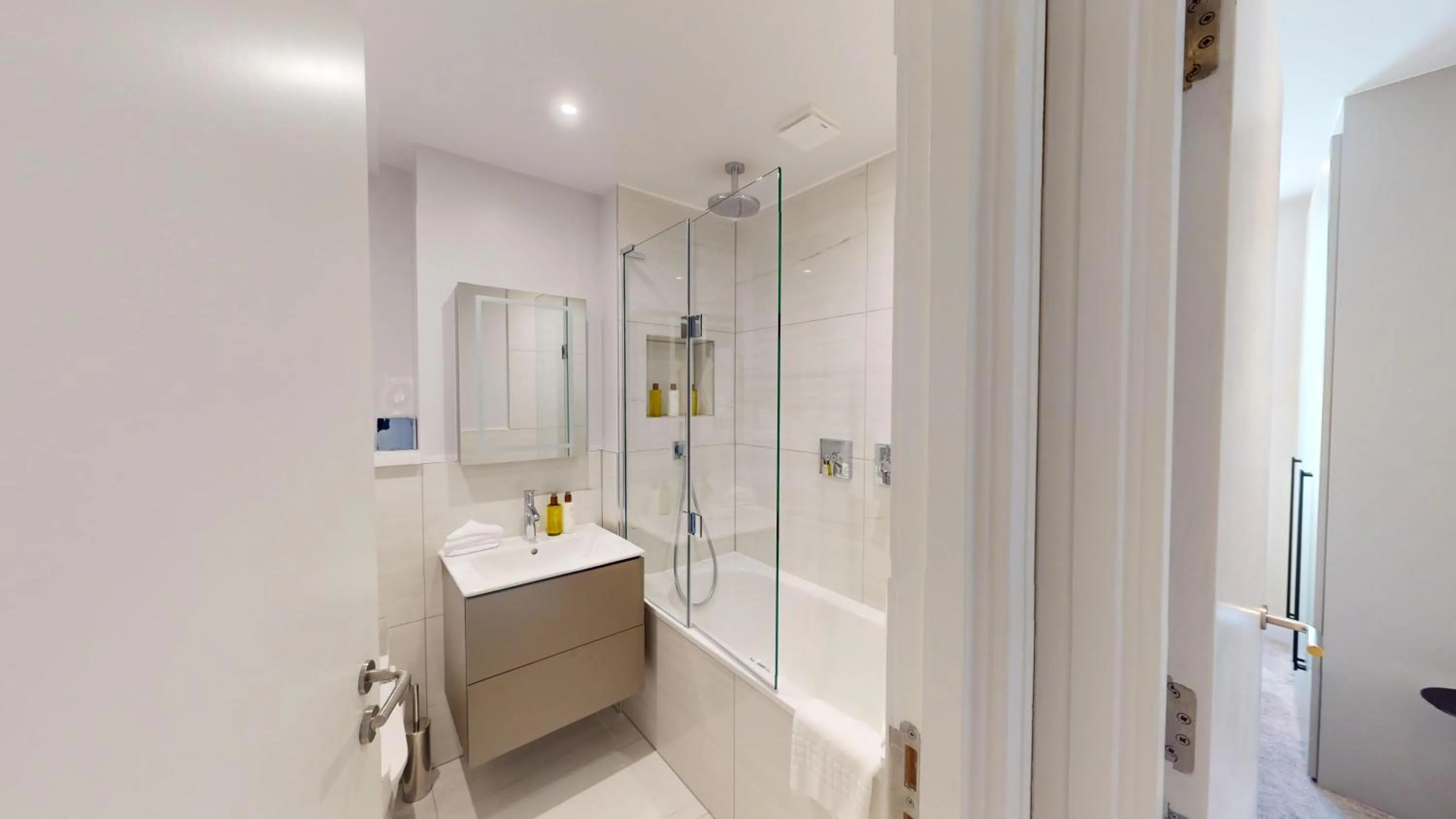Bathroom in Cheval Harrington Court at South Kensington
