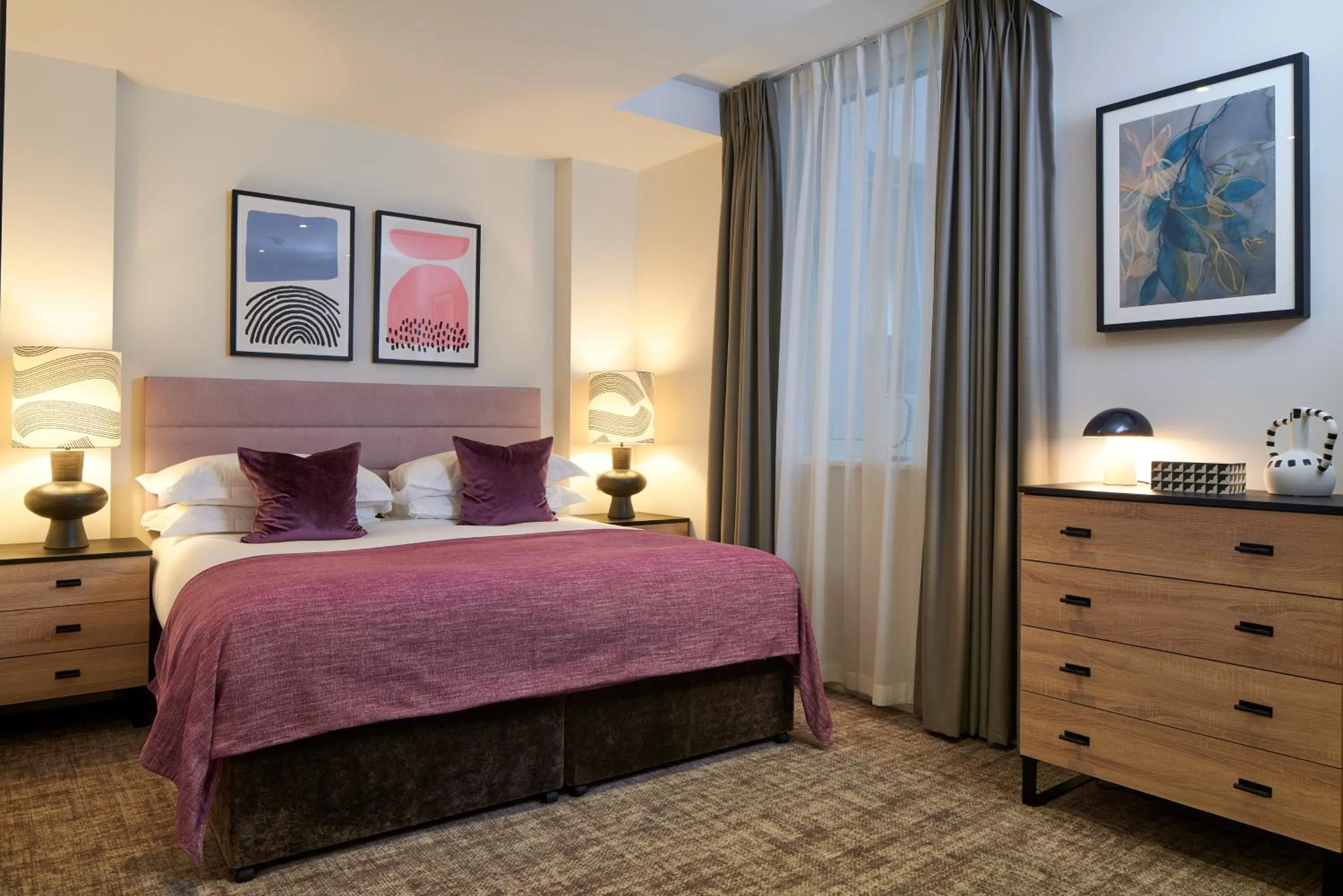 Bed in Cheval Harrington Court at South Kensington