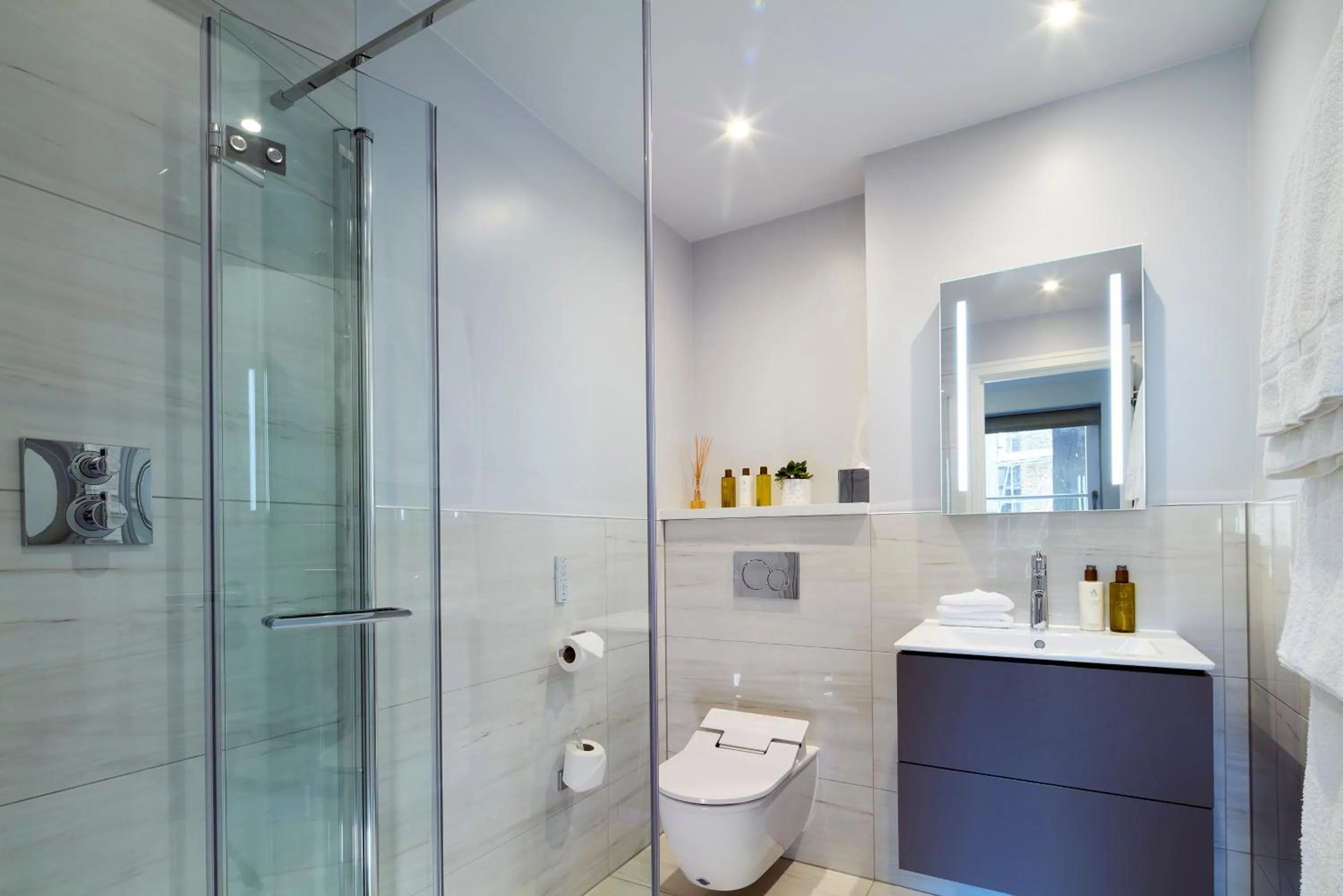 Shower in Cheval Harrington Court at South Kensington