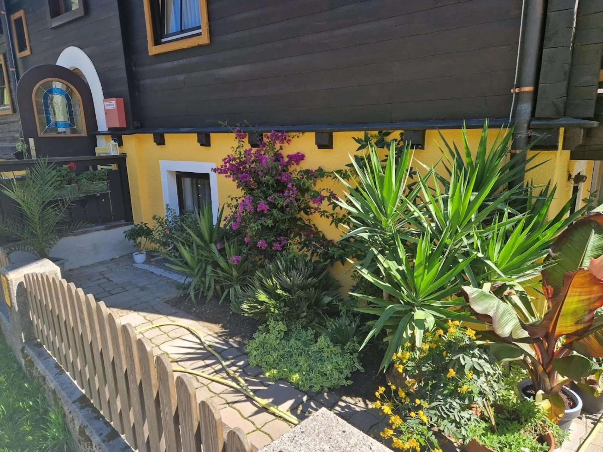 Garden in Pension Lederergütl - Jokercard & Parkplatz inkl