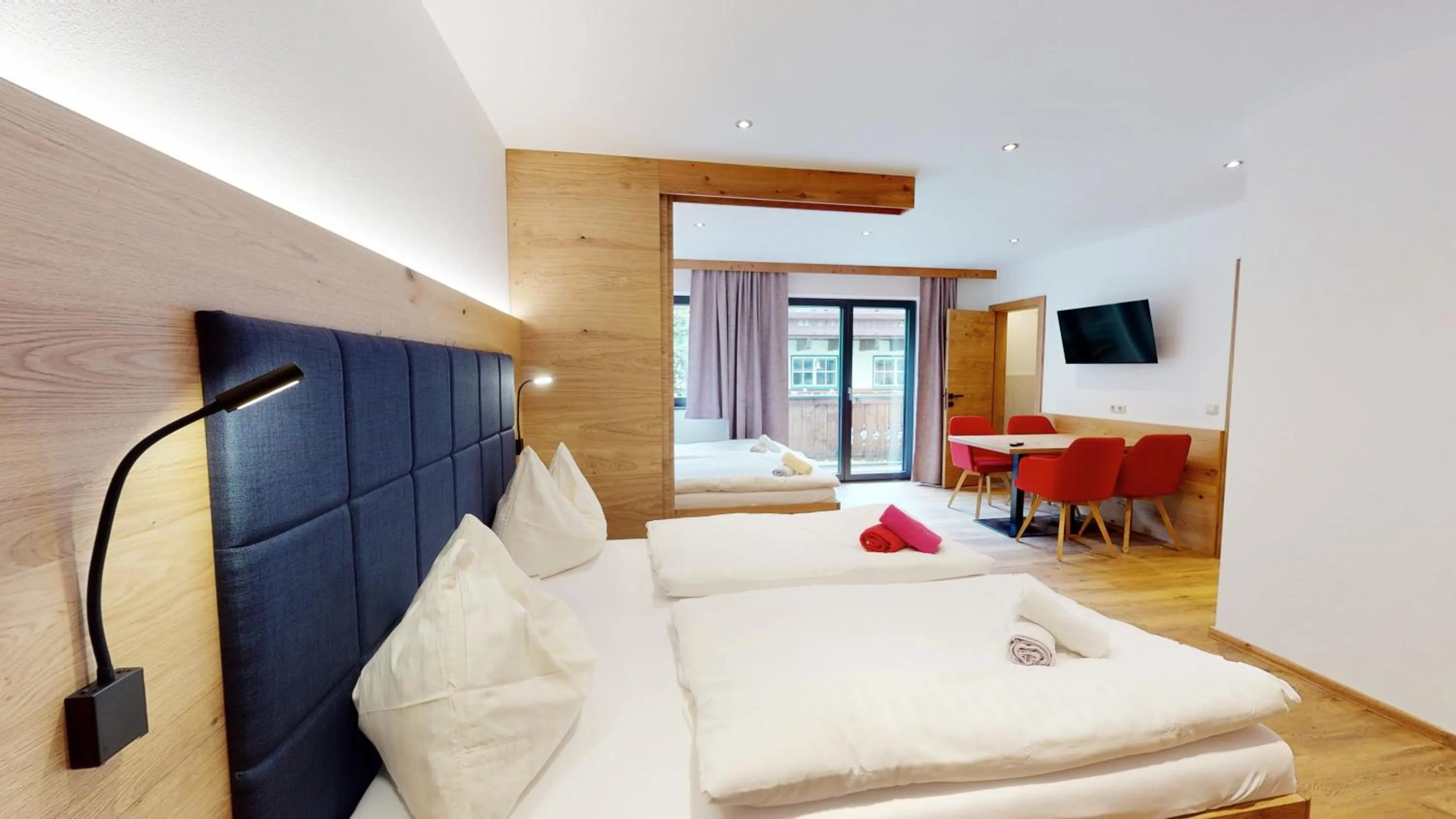 Photo of the whole room, Bed in Pension Lederergütl - Jokercard & Parkplatz inkl