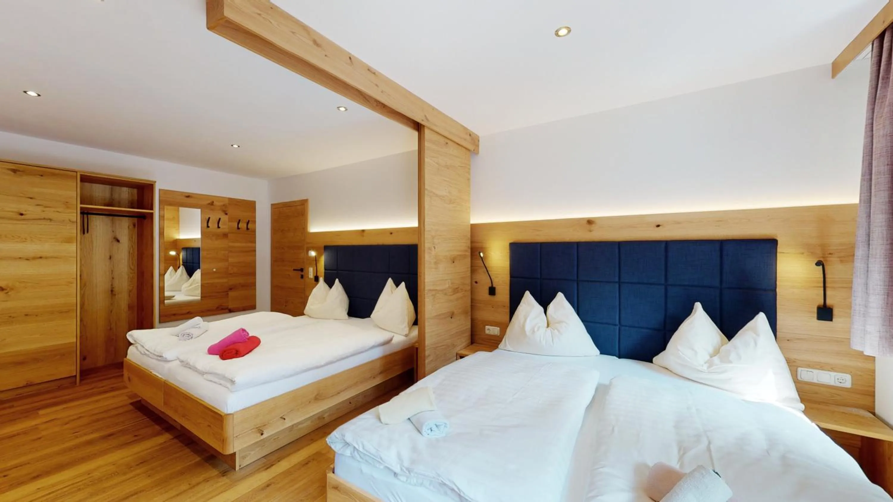 Photo of the whole room, Bed in Pension Lederergütl - Jokercard & Parkplatz inkl