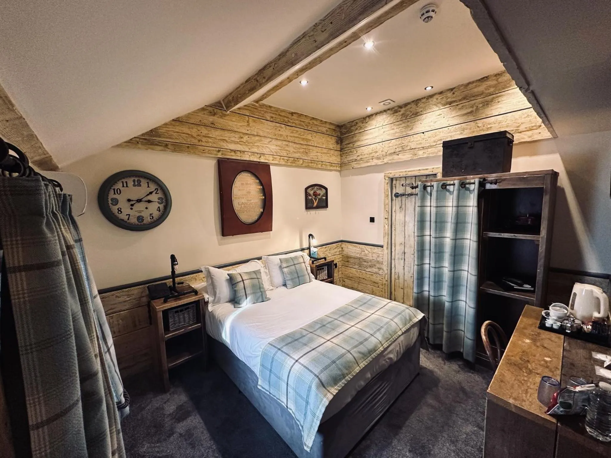 Bedroom, Bed in South Causey Inn