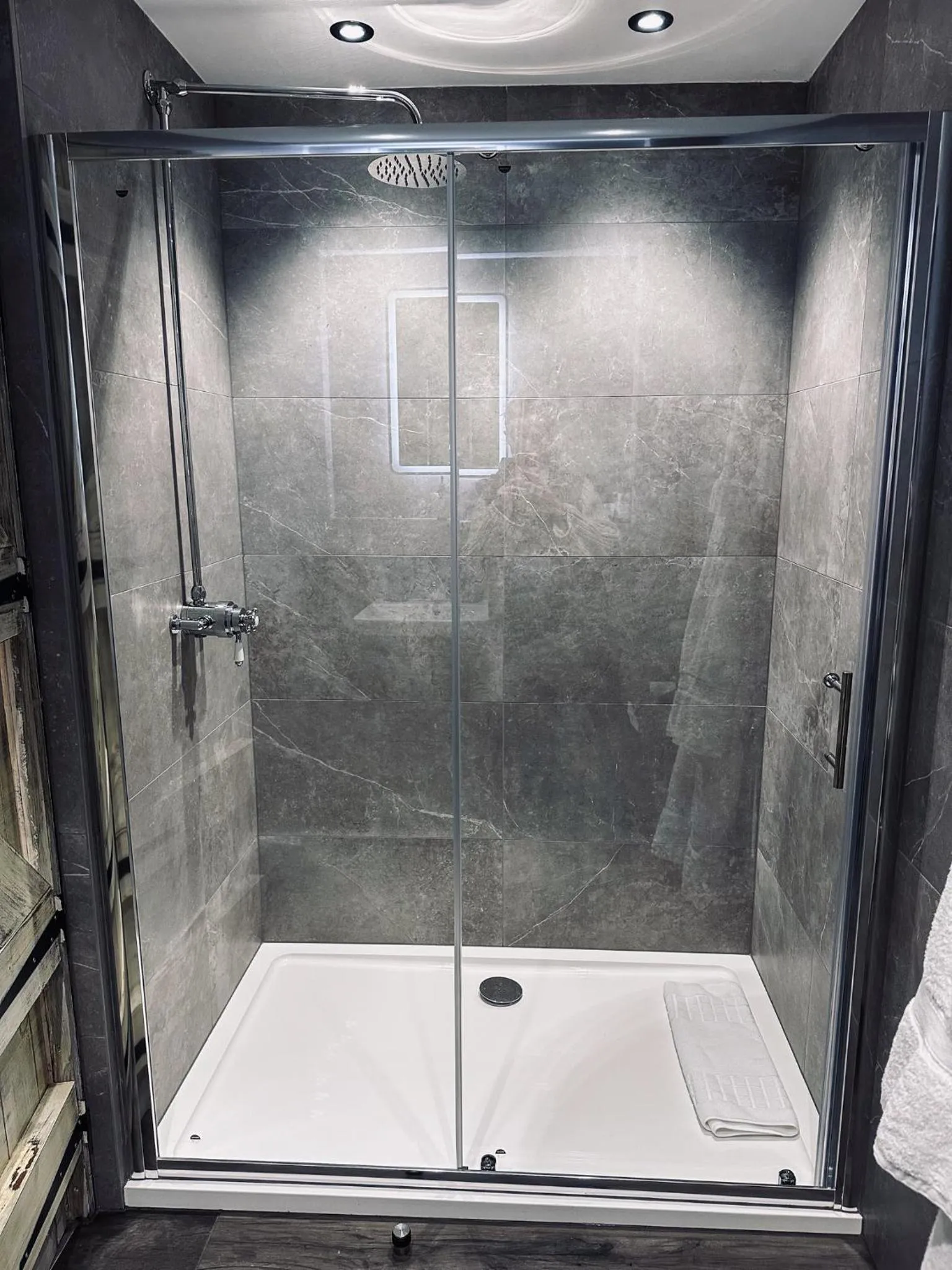 Bathroom in South Causey Inn