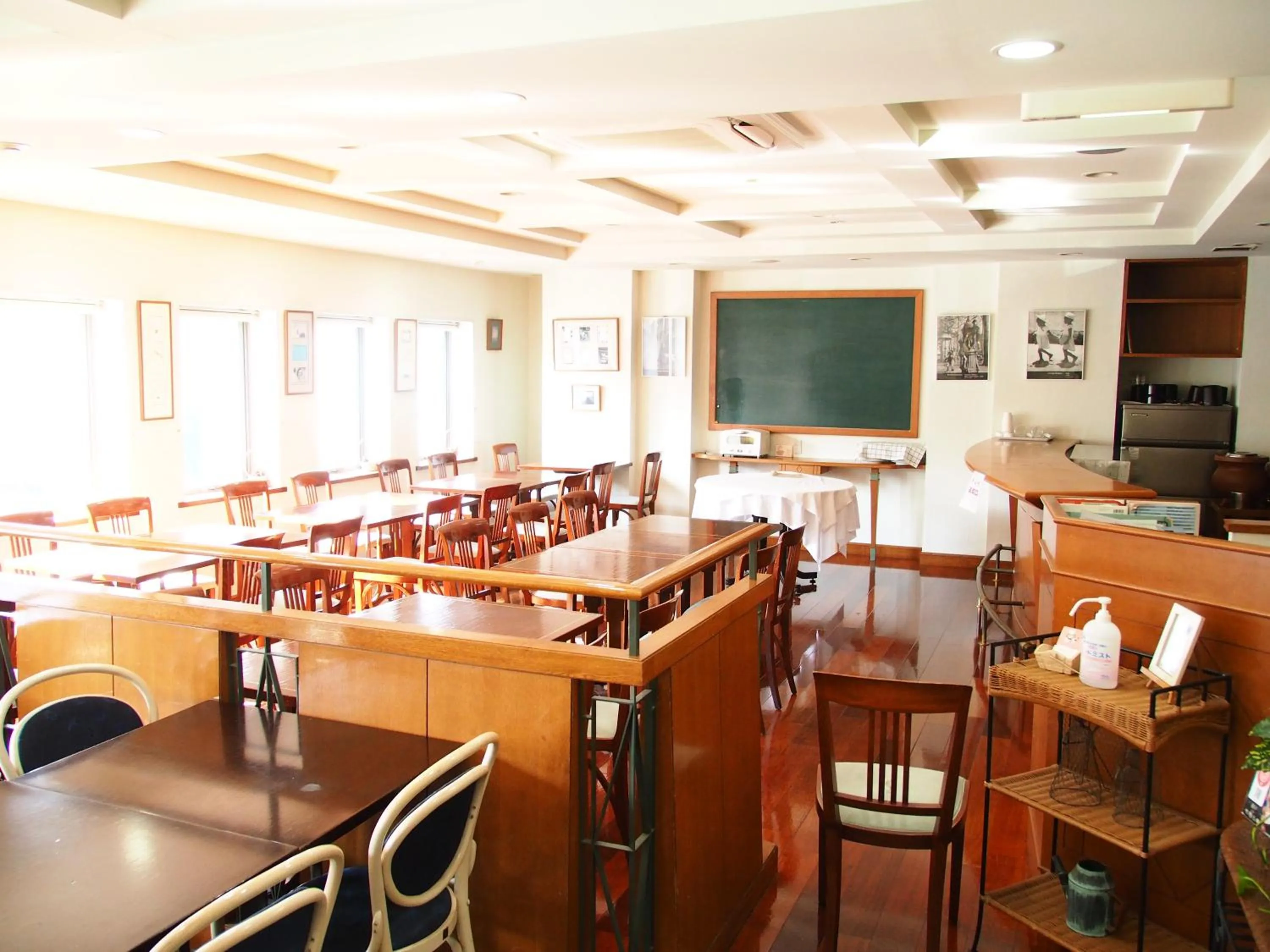 Restaurant/Places to Eat in Sanside Hotel