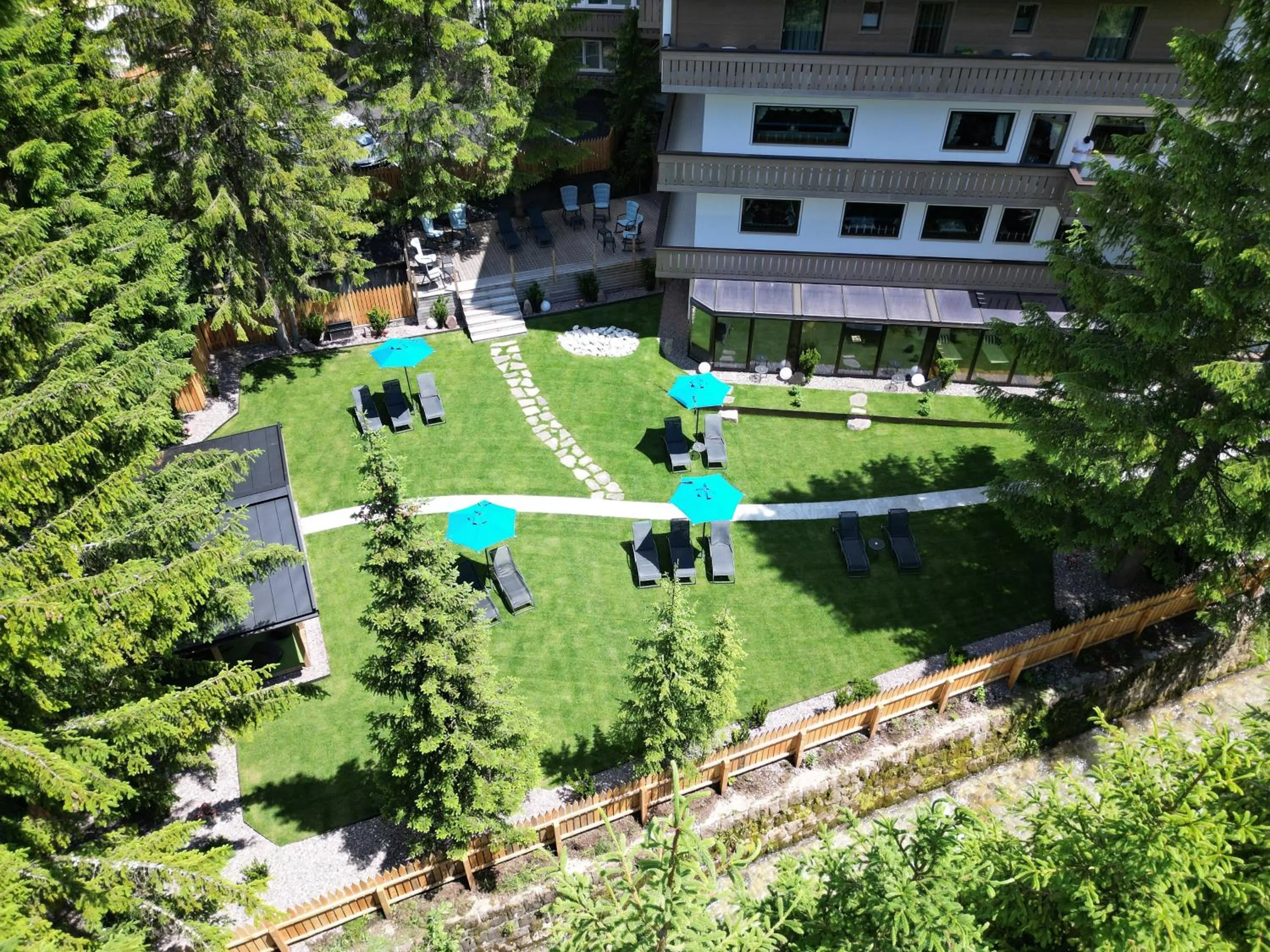 Garden in The Laurin Small & Charming