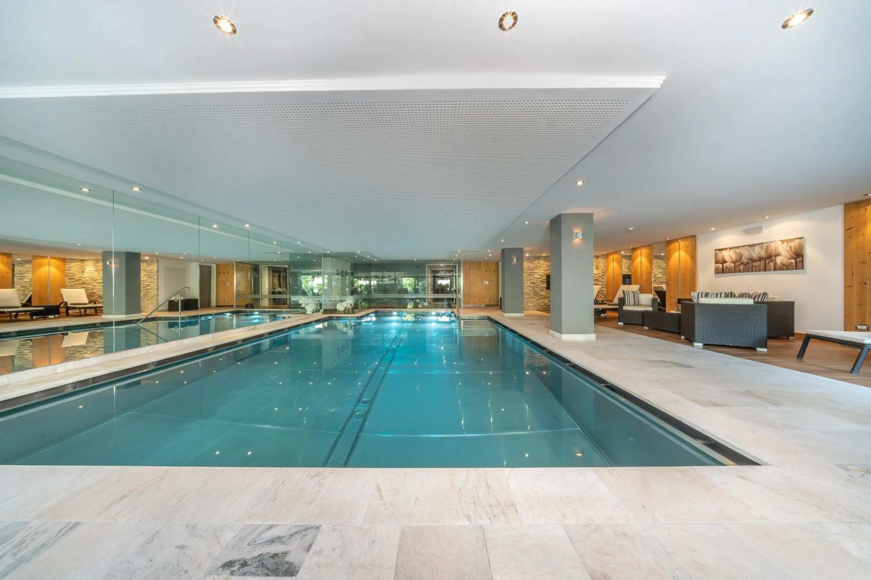Swimming pool in The Laurin Small & Charming