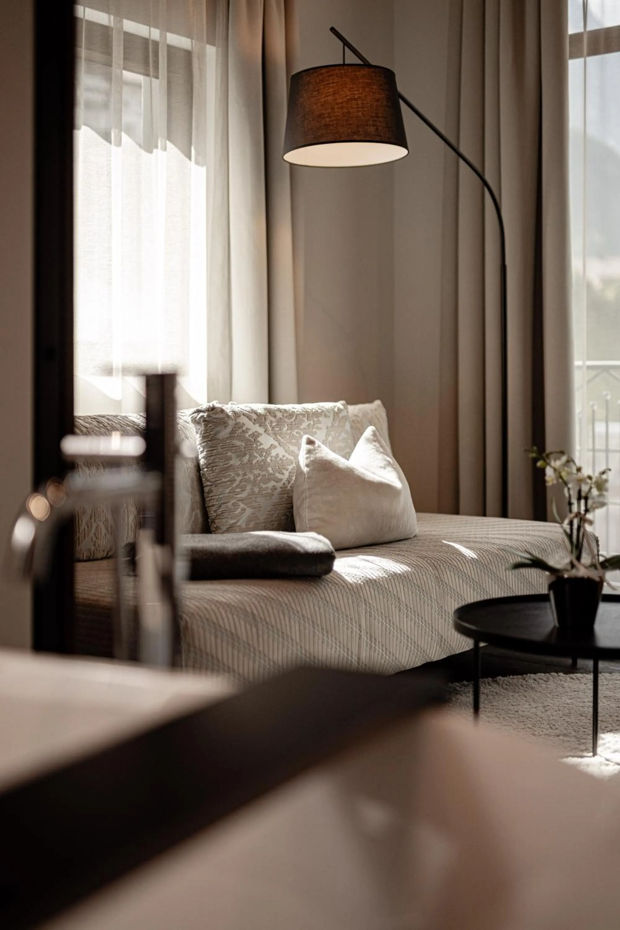 Bedroom, Bed in The Laurin Small & Charming