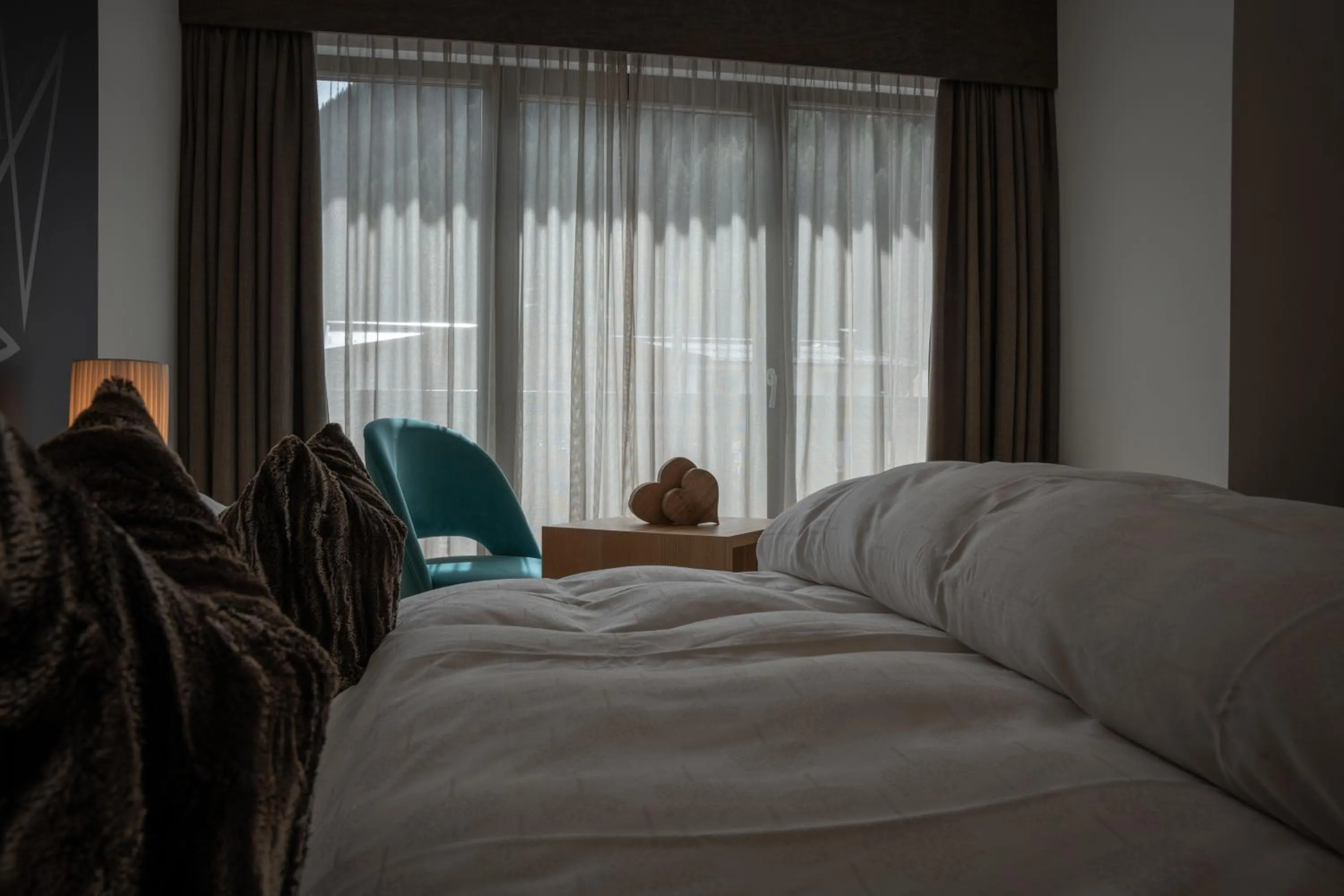 Bedroom, Bed in The Laurin Small & Charming