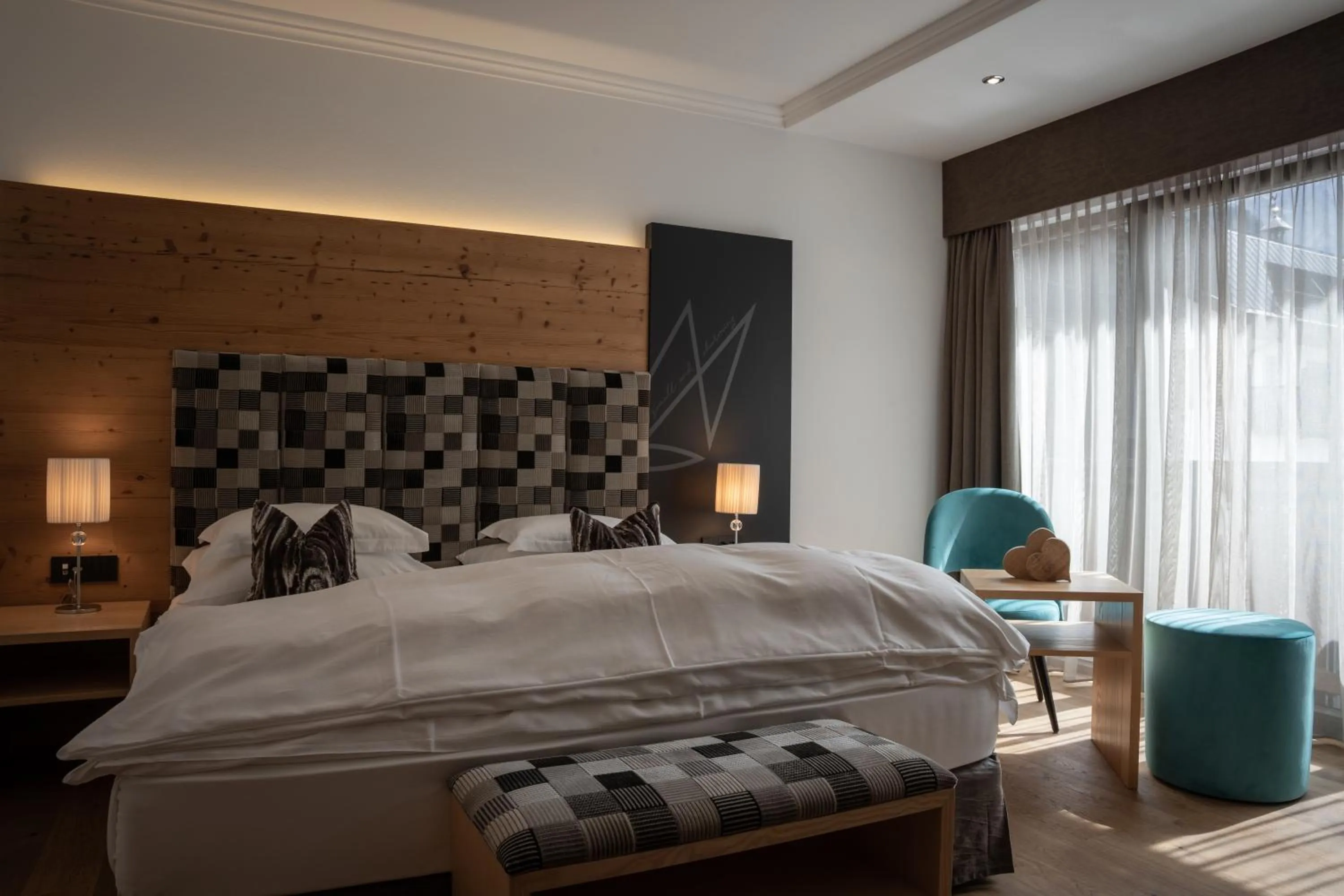 Bedroom, Bed in The Laurin Small & Charming