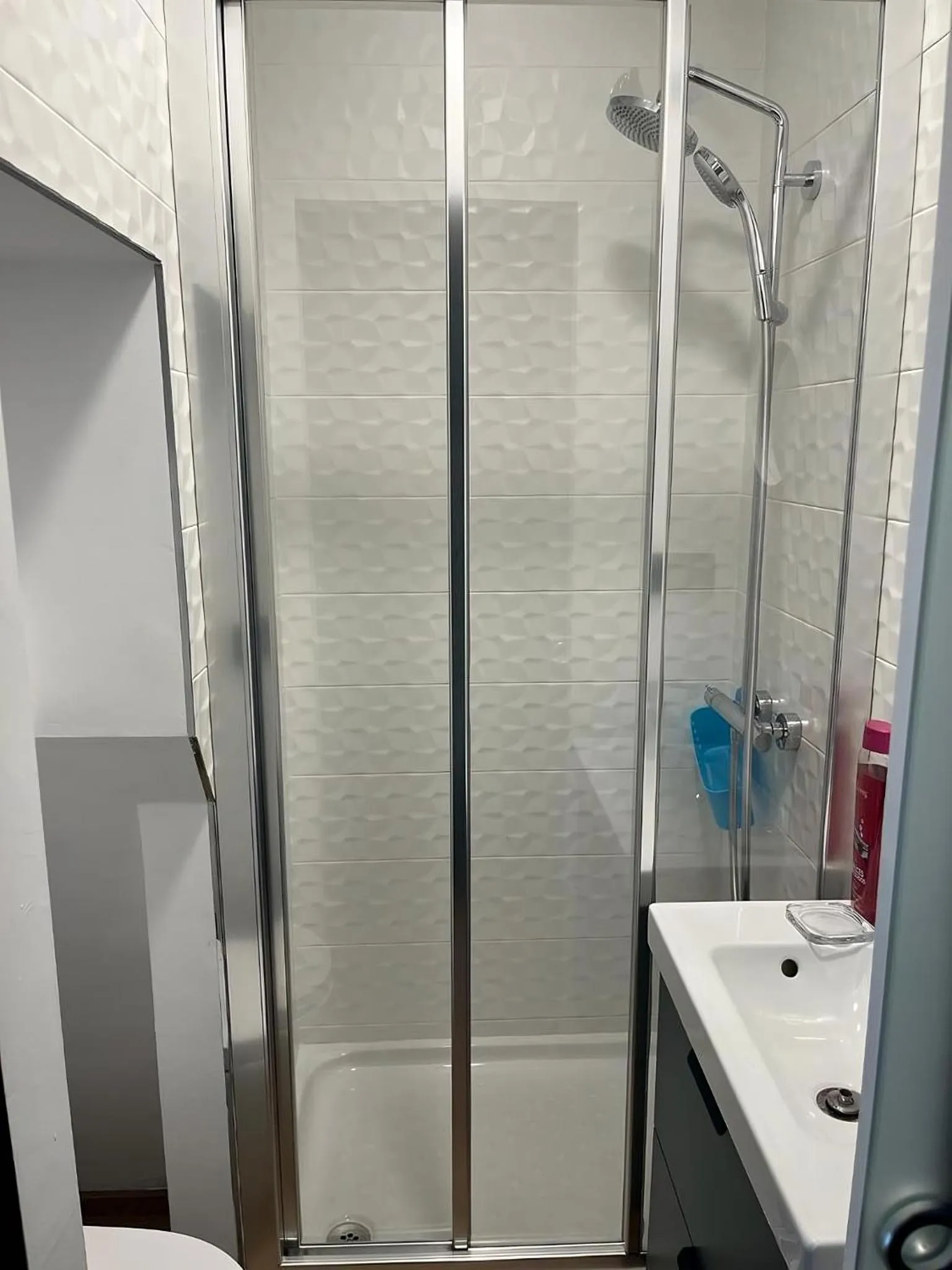 Bathroom in Apartamentos Living Sevilla Centro Maestranza