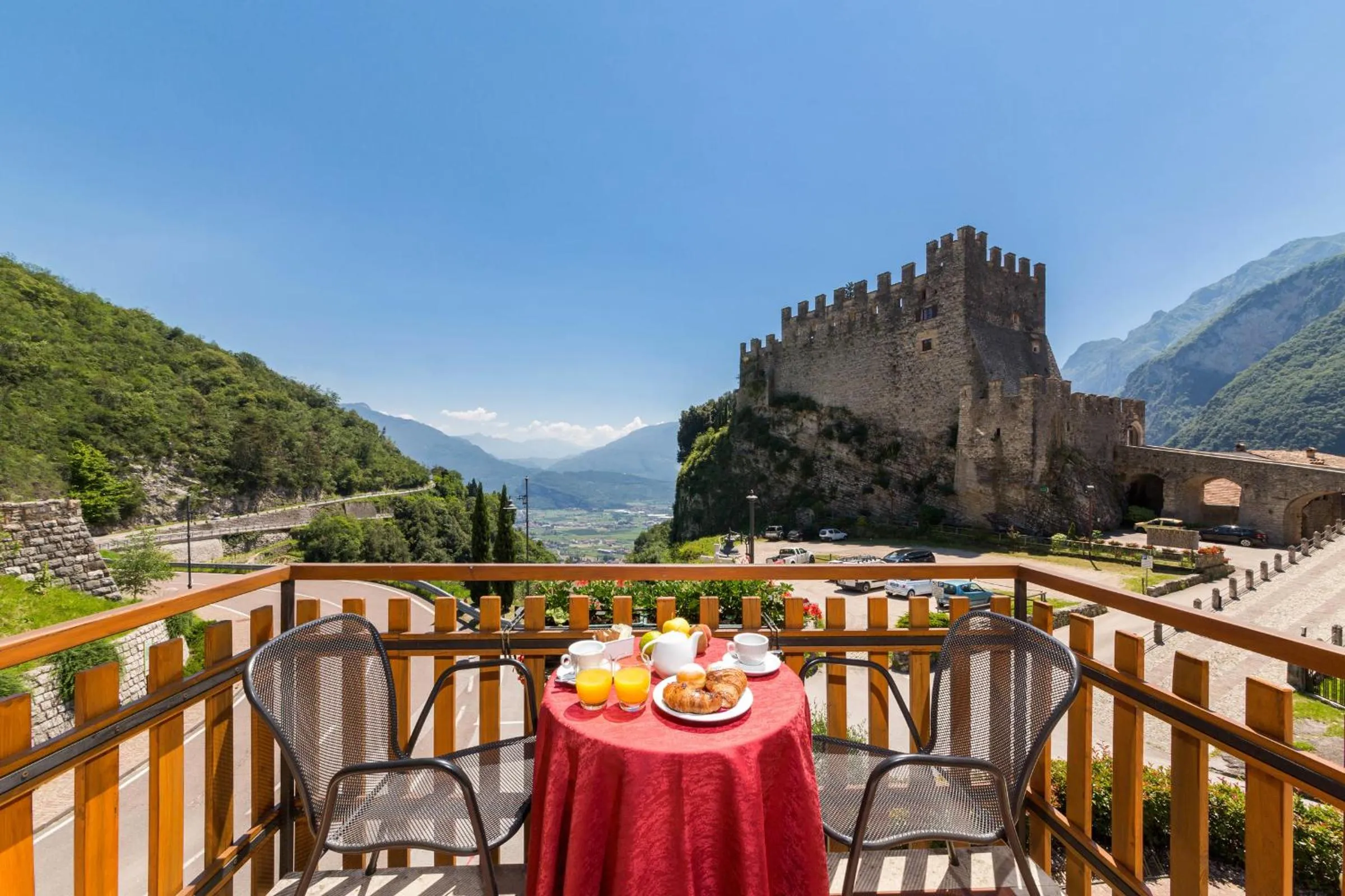 Landmark view in Hotel Antica Croce - Gardaslowemotion