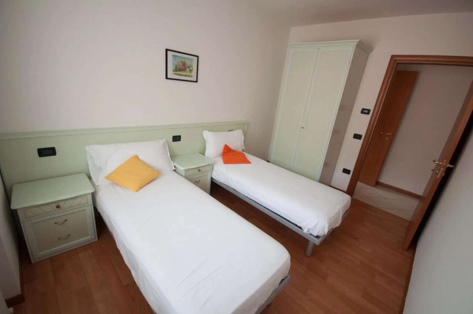 Bed in Hotel Antica Croce - Gardaslowemotion