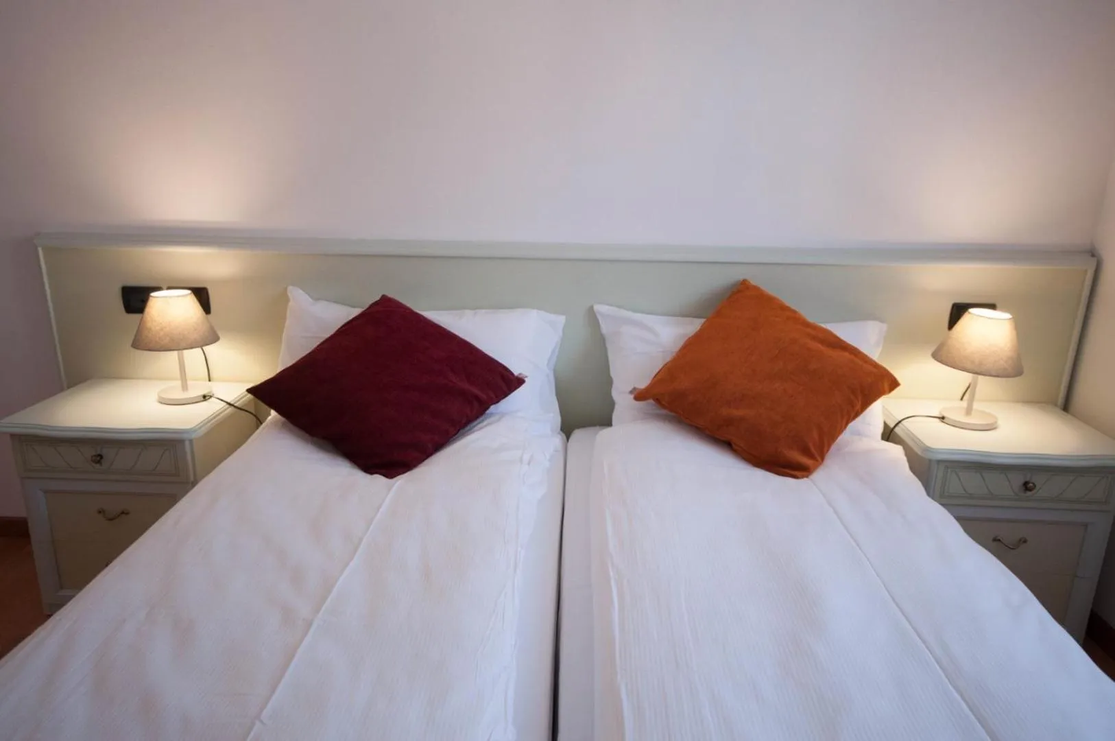 Bed in Hotel Antica Croce - Gardaslowemotion