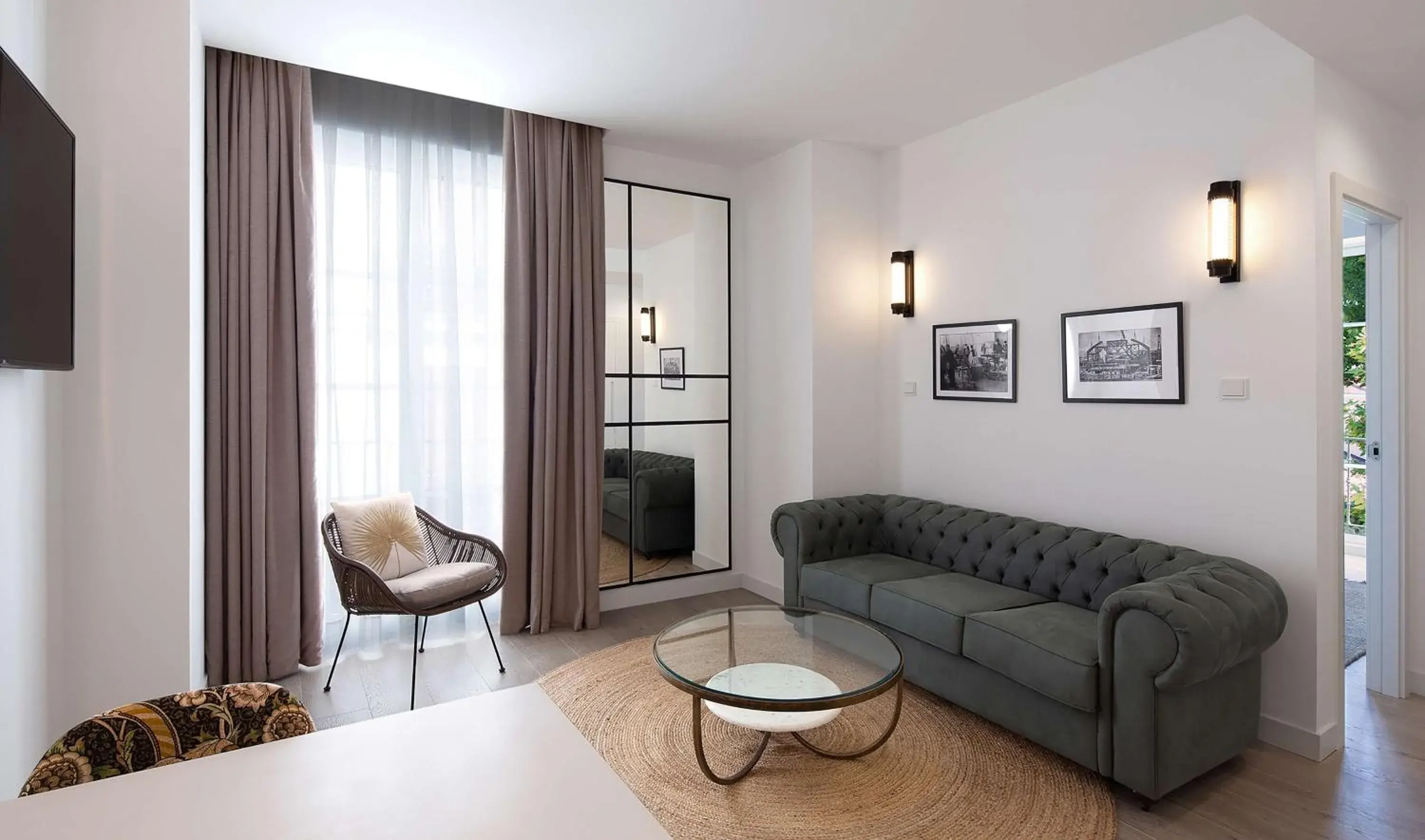 Signature House in Atocha Hotel Madrid, Tapestry Collection by Hilton Signature House in Atocha Hotel Madrid, Tapestry Collection by Hilton