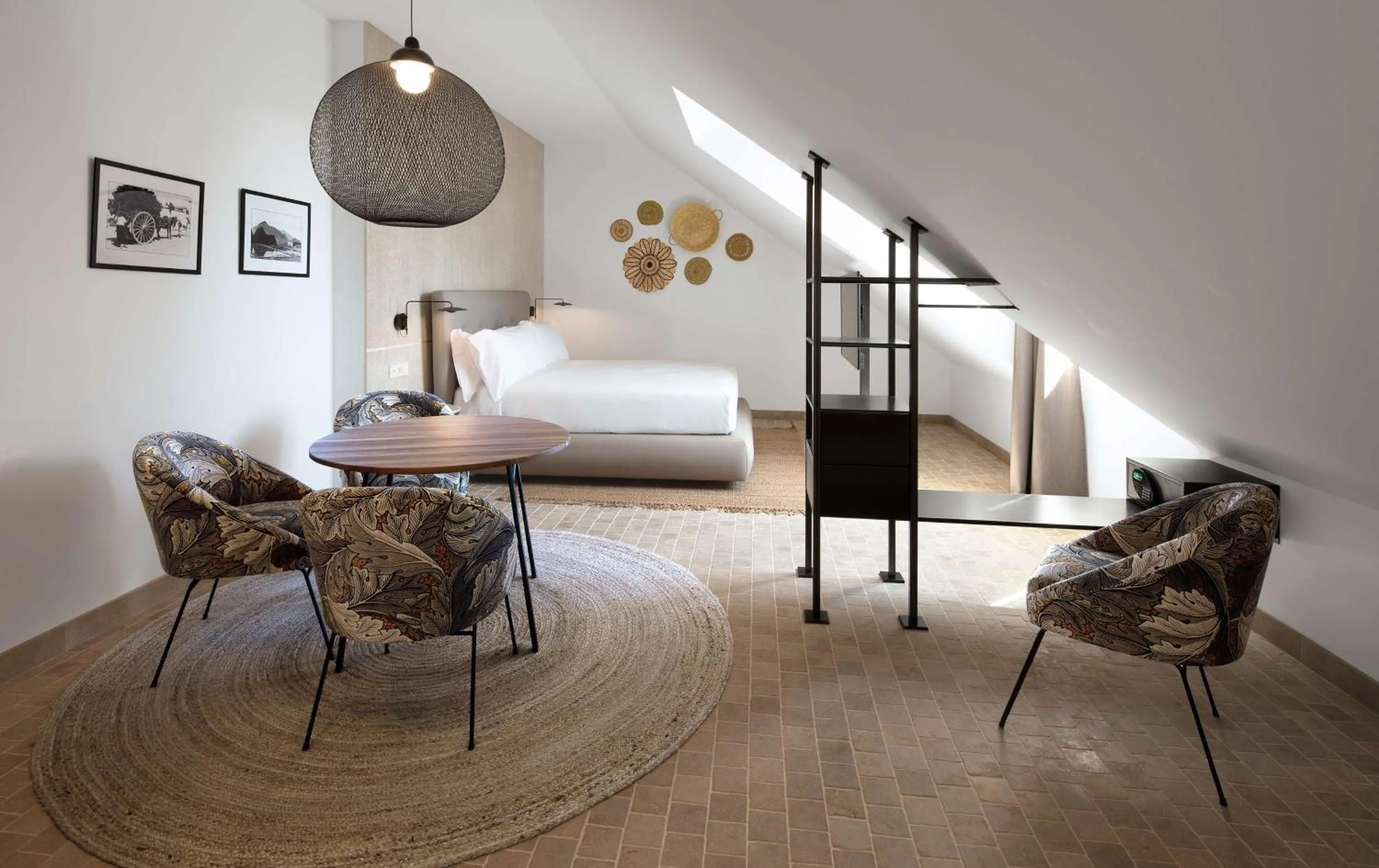 Living room, Bed in Atocha Hotel Madrid, Tapestry Collection by Hilton