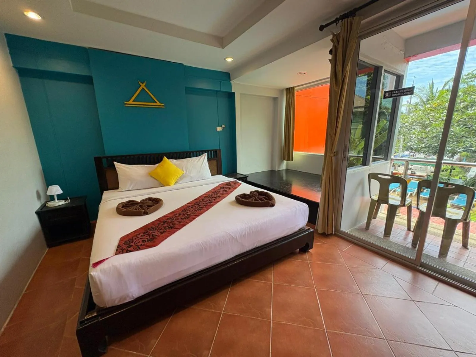 Bed in PorterHouse Beach Hotel