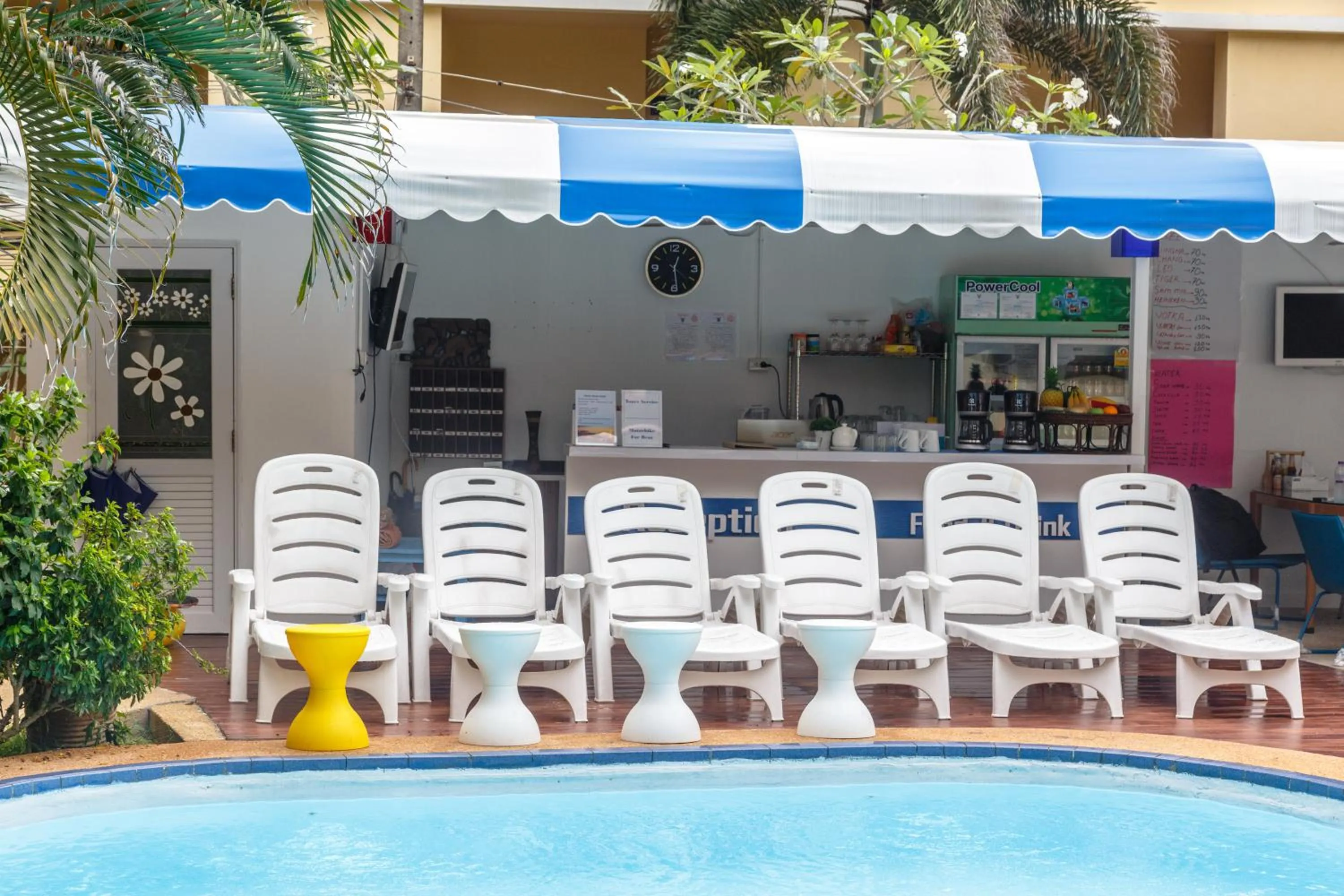 Restaurant/places to eat in PorterHouse Beach Hotel