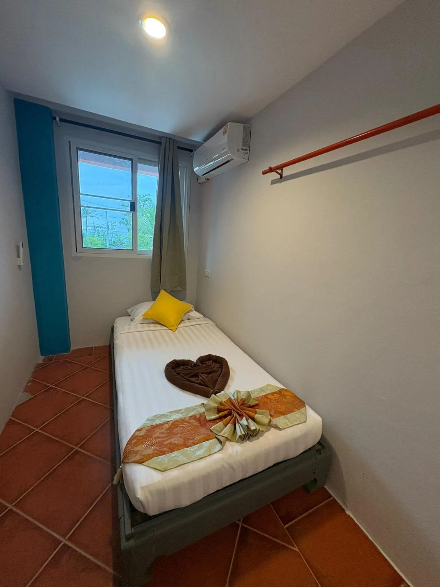 Bed in PorterHouse Beach Hotel