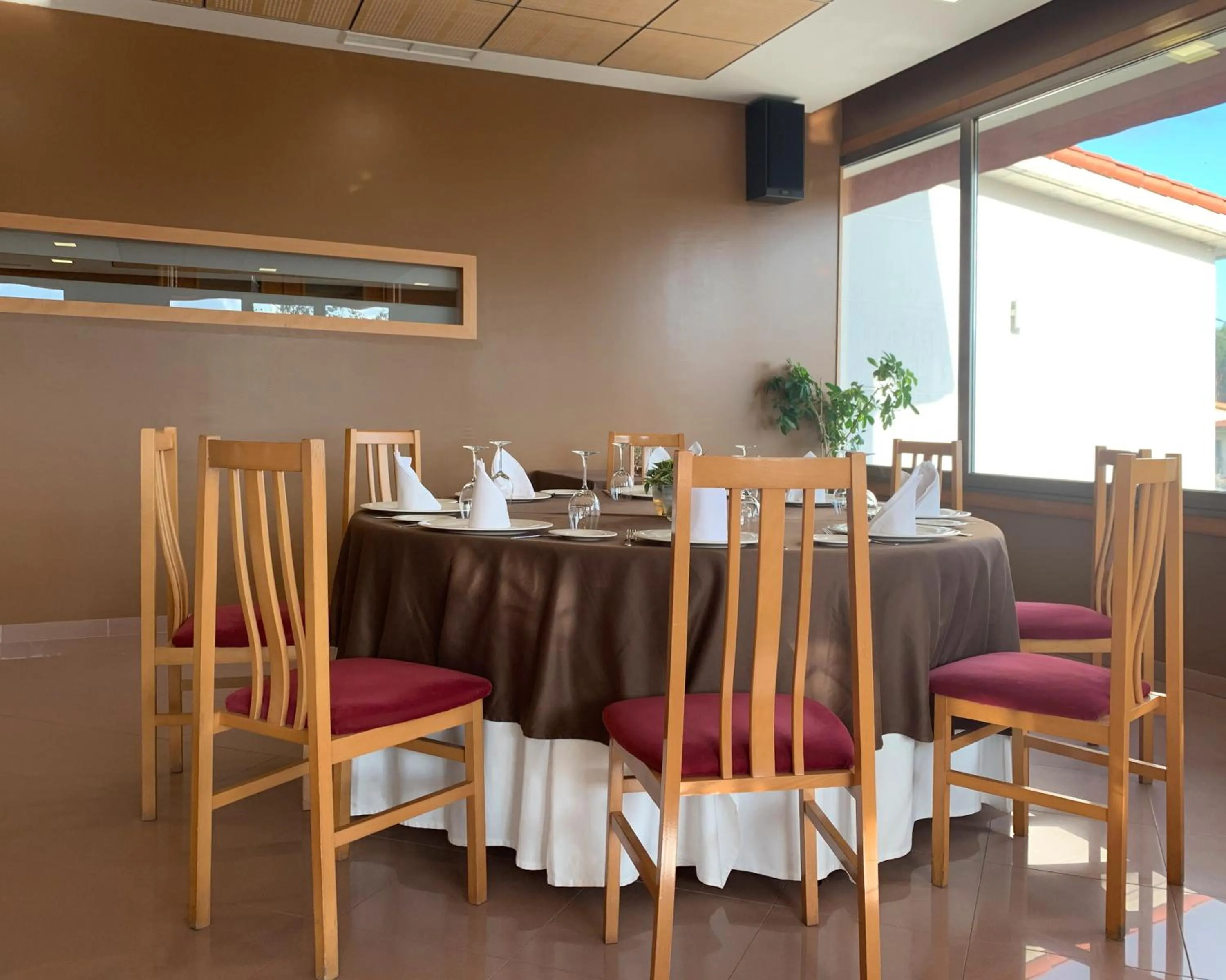 Restaurant/places to eat in Hotel Bello