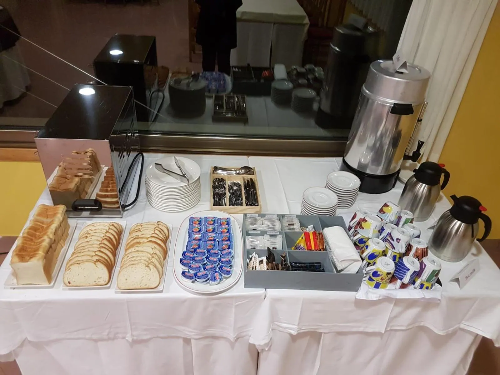 Continental breakfast in Hotel Bello