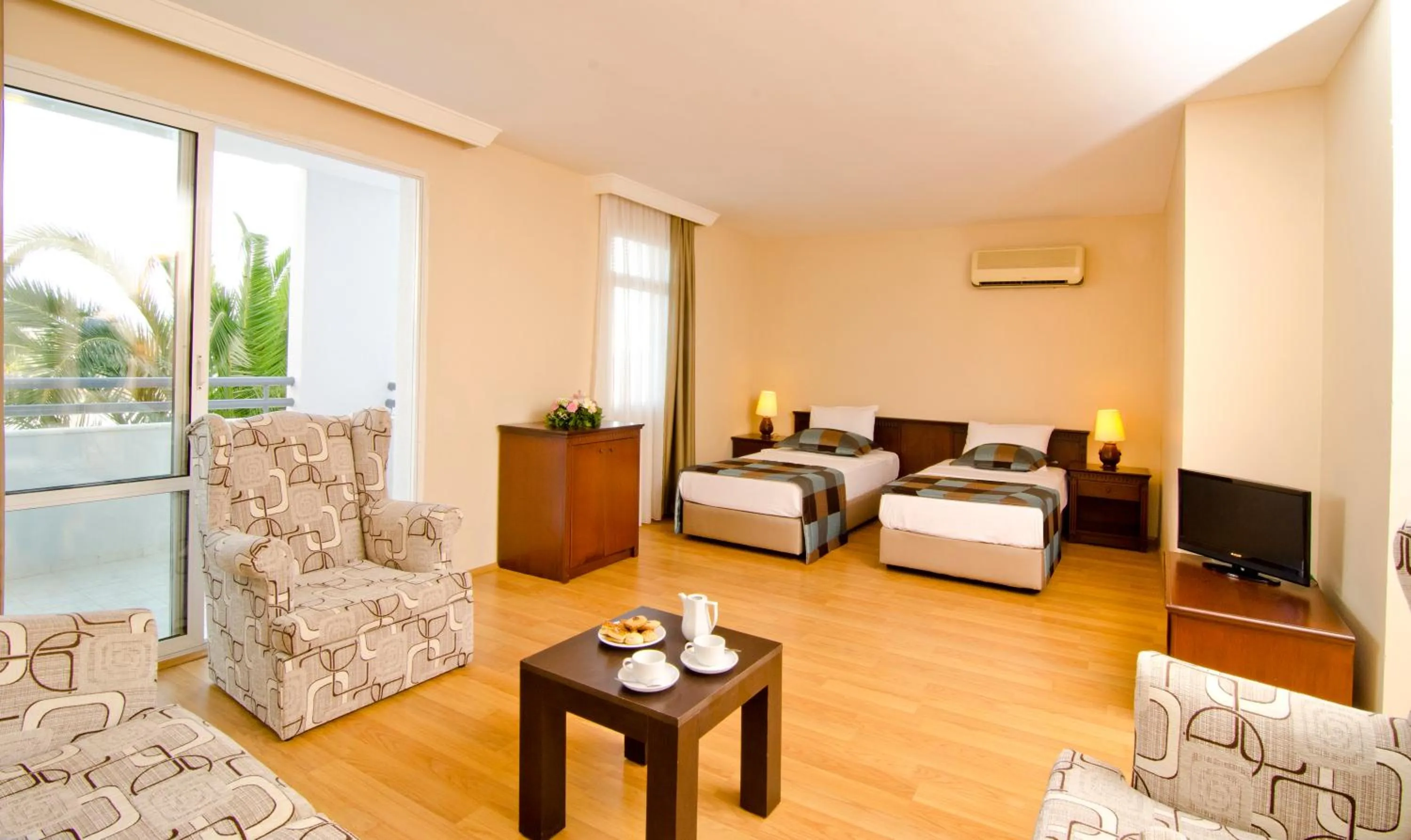 Photo of the whole room in City's Hill Hotel