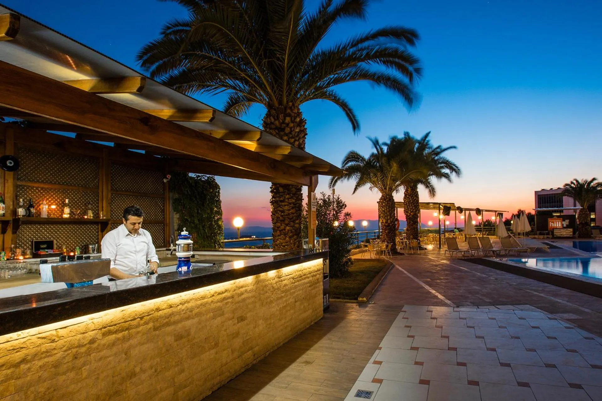 Restaurant/places to eat in City's Hill Hotel