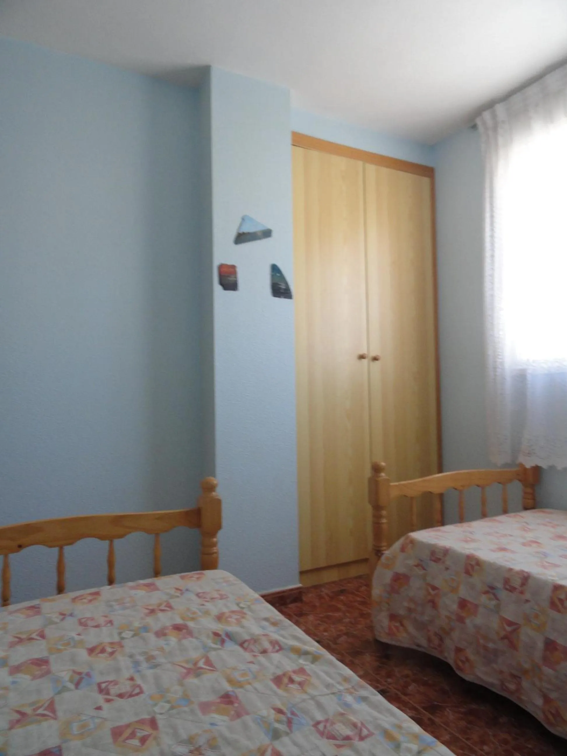 Photo of the whole room in Apartamentos Raymar