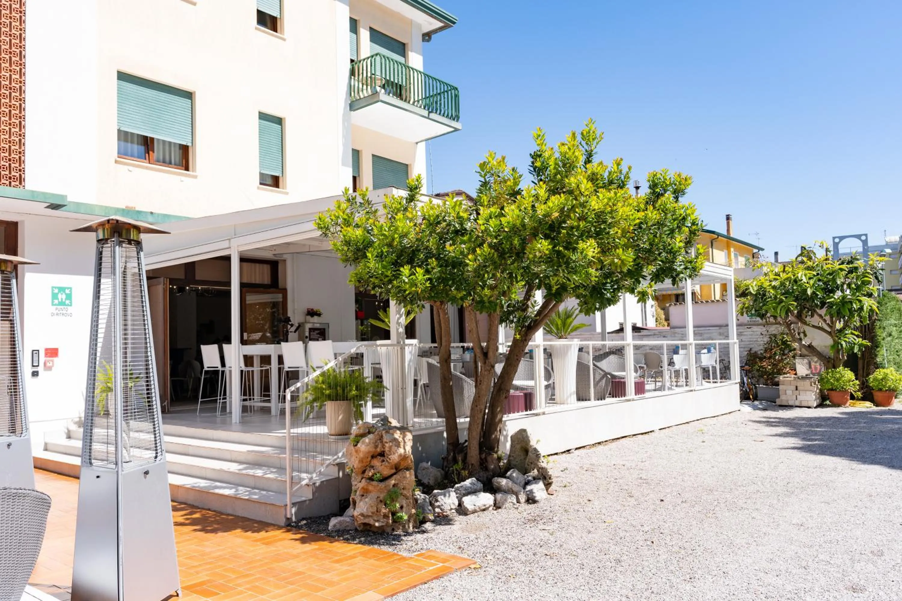 Property building in Hotel Regina