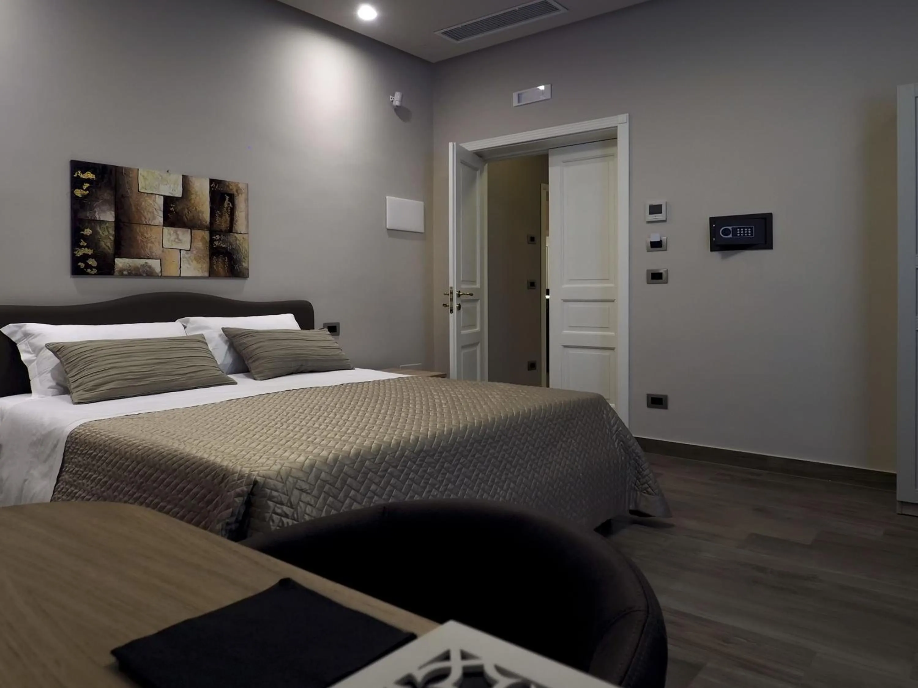 Photo of the whole room, Bed in Relais Anfitheatro