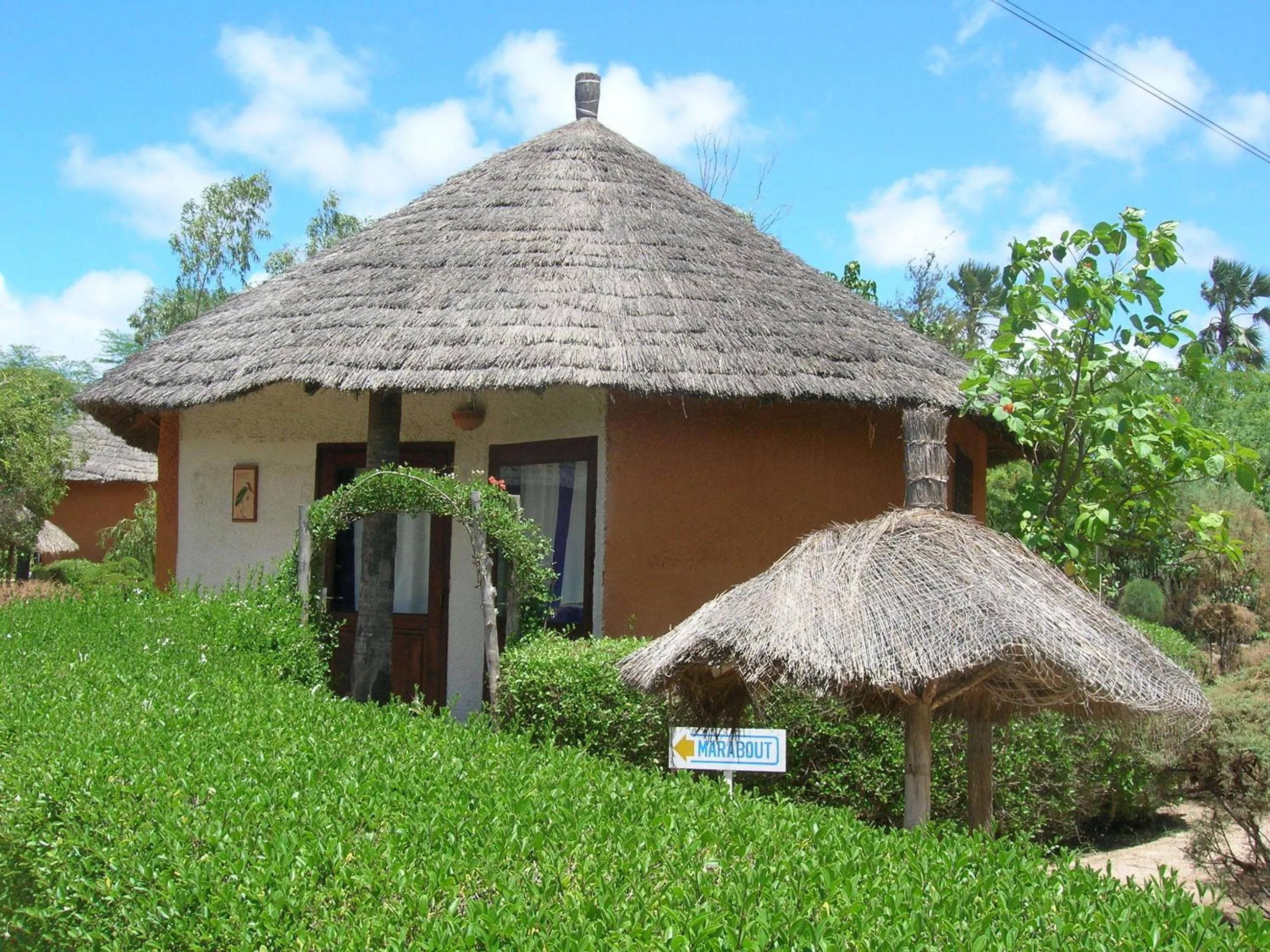 Facade/entrance in Hôtel Les Cordons Bleus