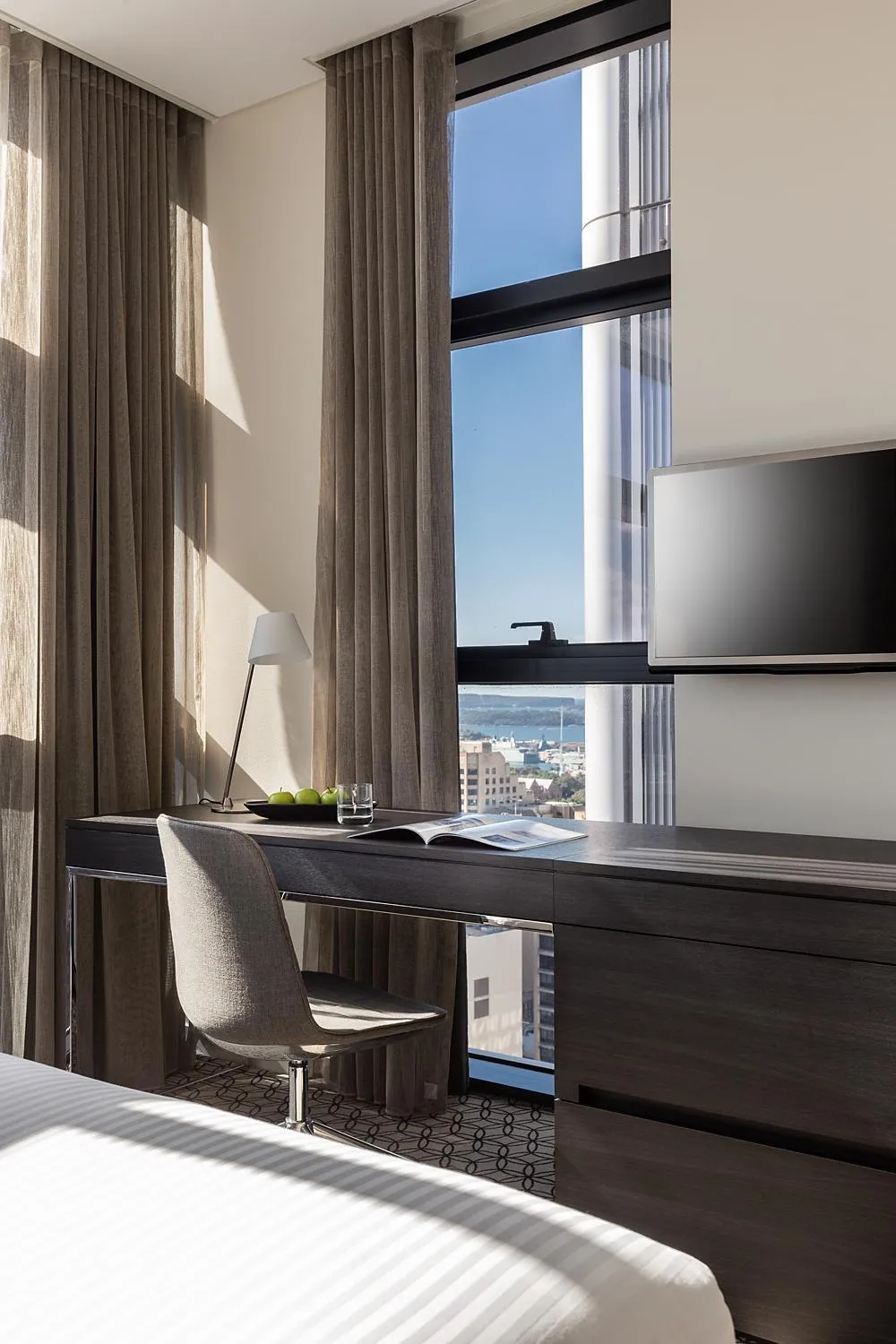 Business facilities, Bed in Fraser Suites Sydney