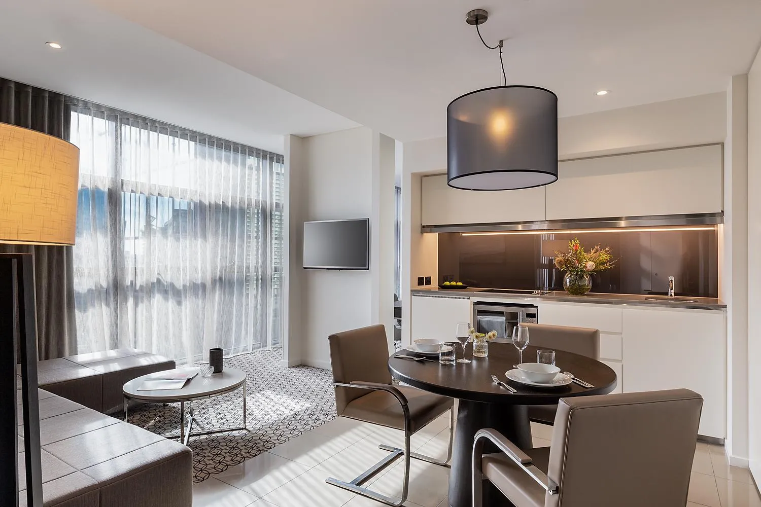 TV and multimedia in Fraser Suites Sydney