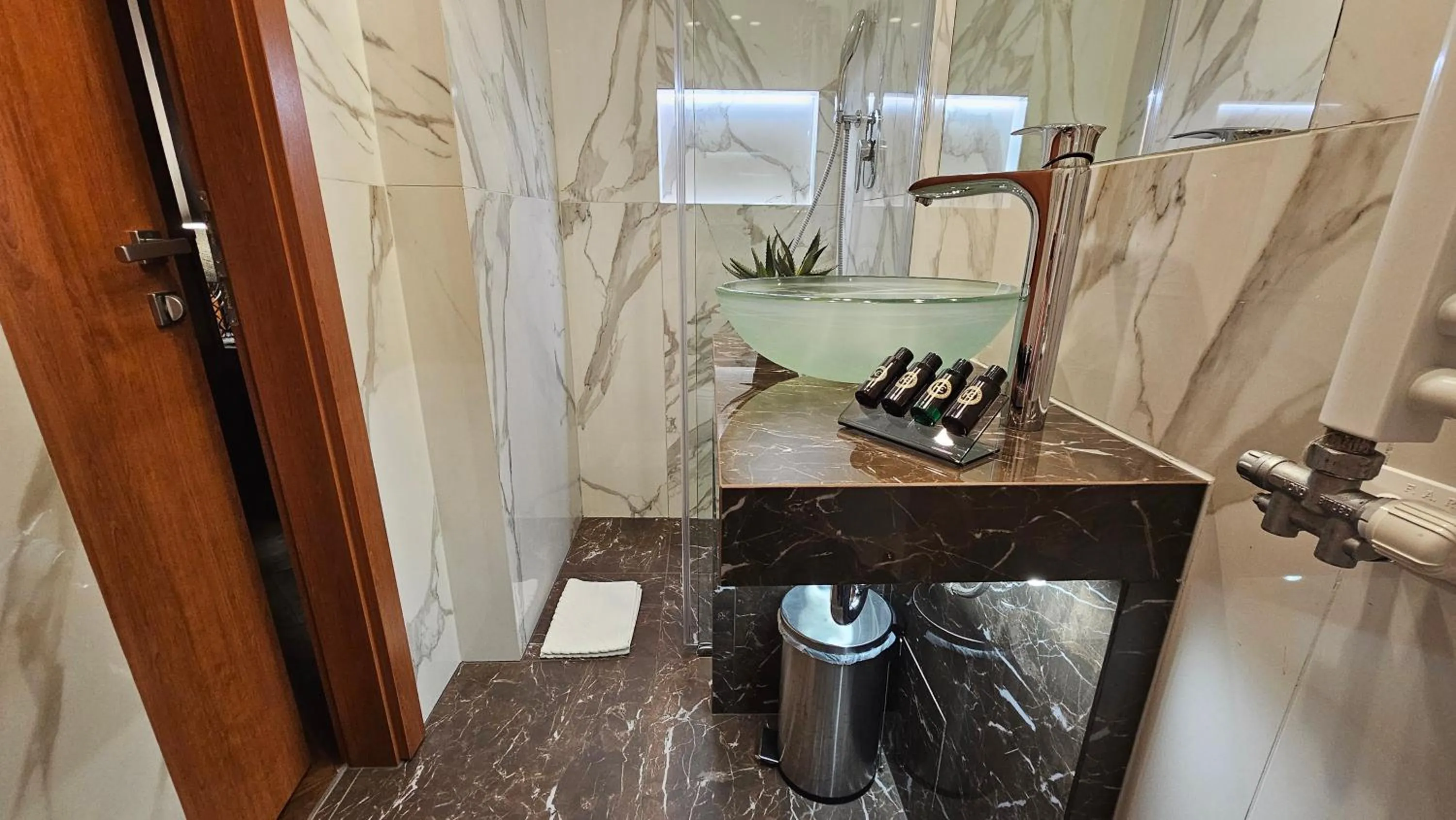 Shower in Center Ljubljana