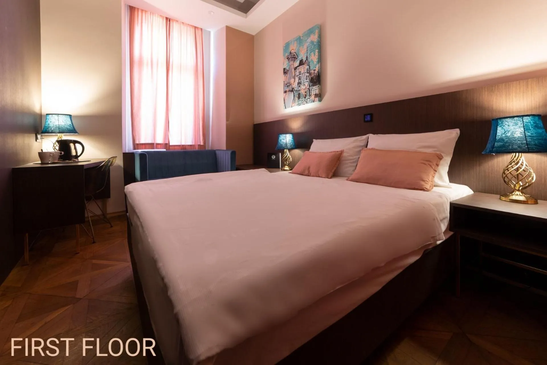 Bedroom, Bed in Center Ljubljana