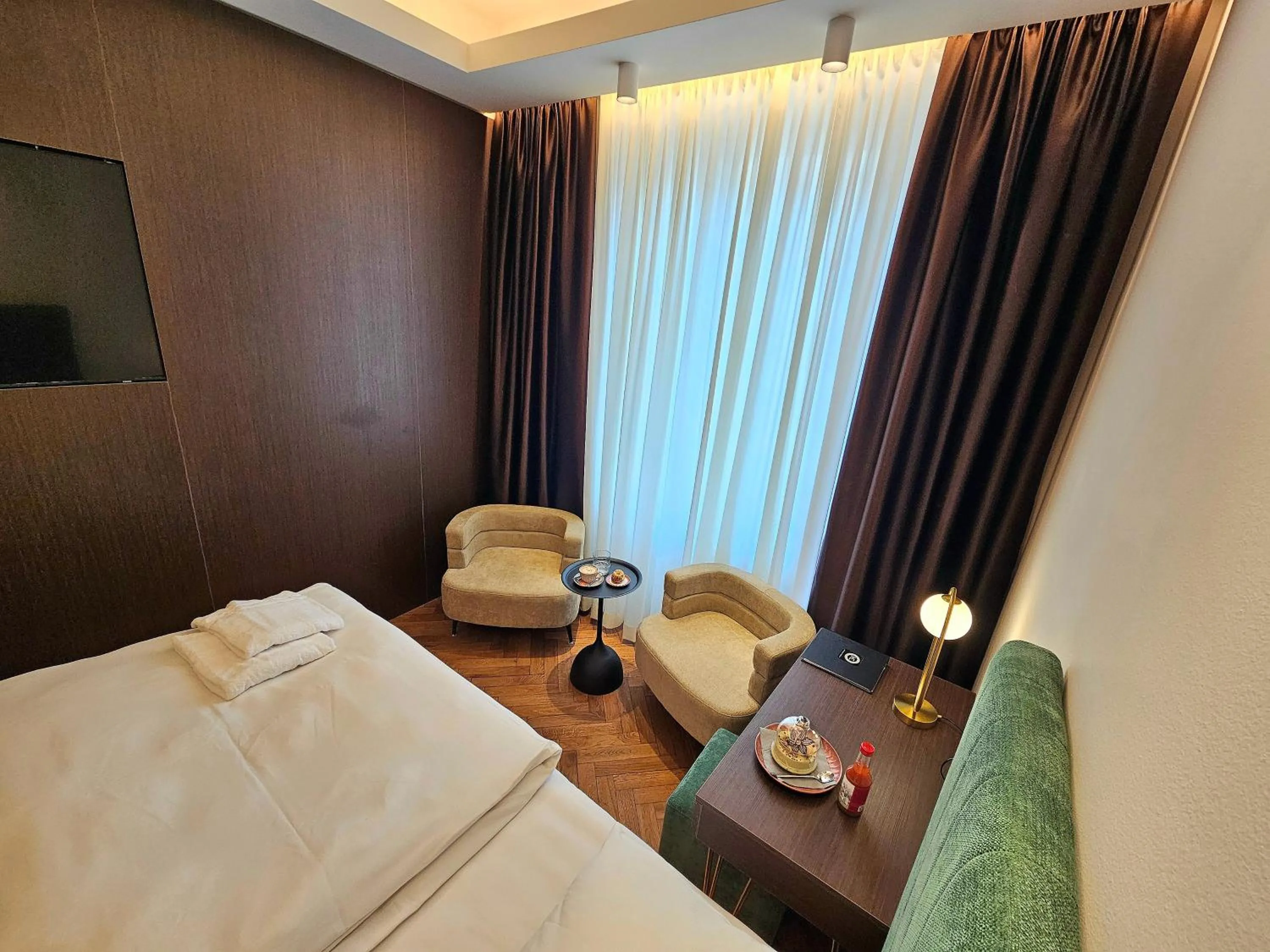 Bed in Center Ljubljana