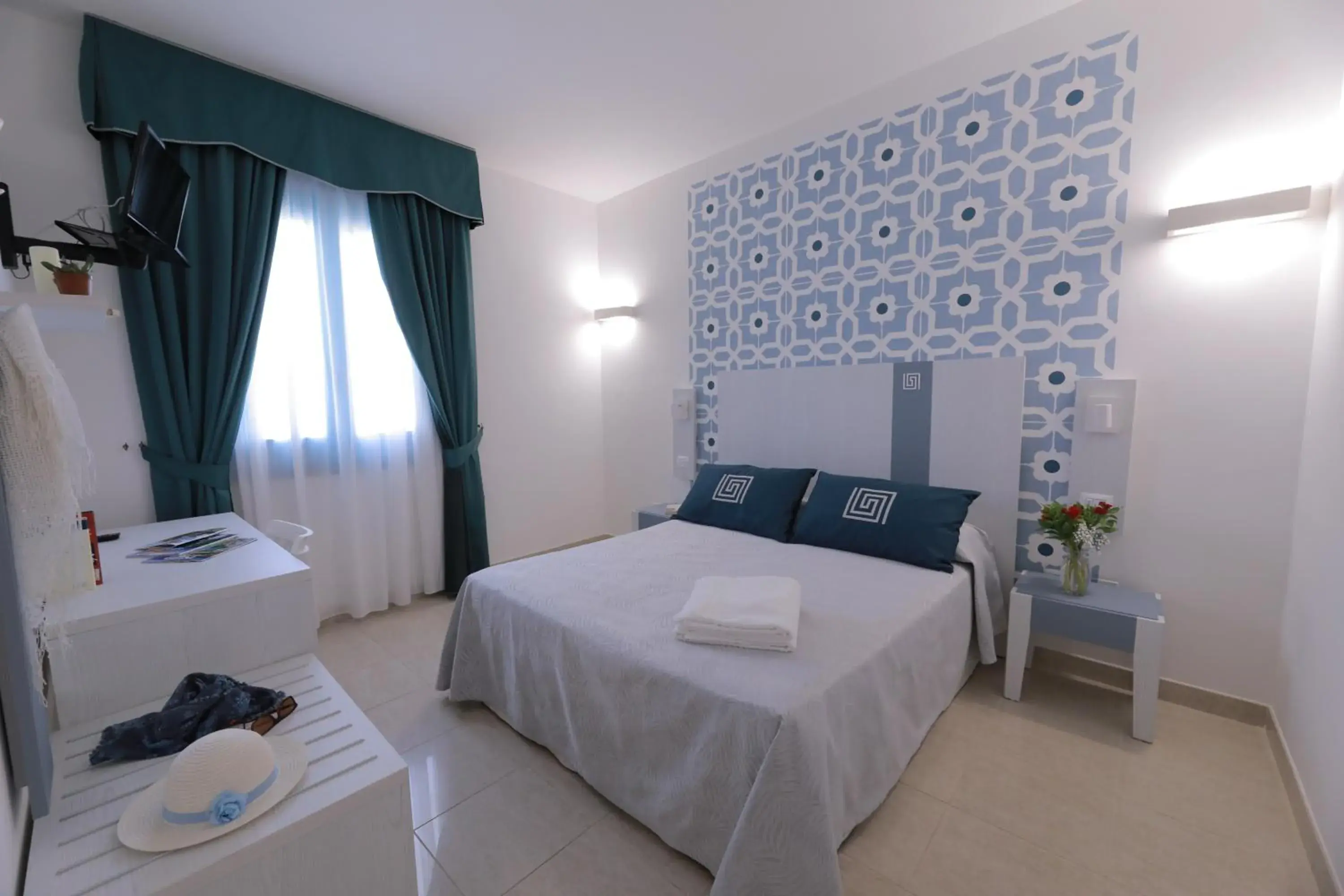 Double or Twin Room with Sea View in Hotel Magna Grecia Double or Twin Room with Sea View in Hotel Magna Grecia