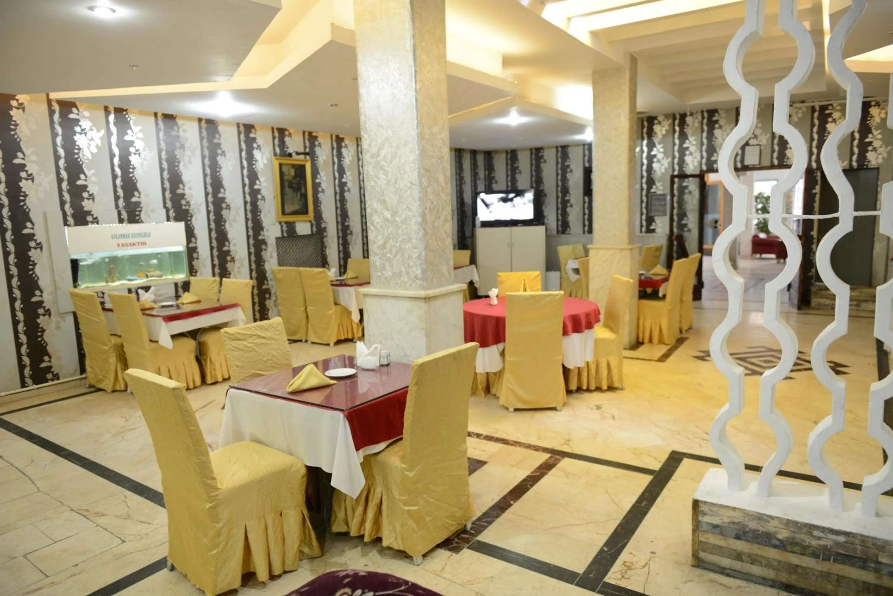 Restaurant/places to eat in Hotel Soydan