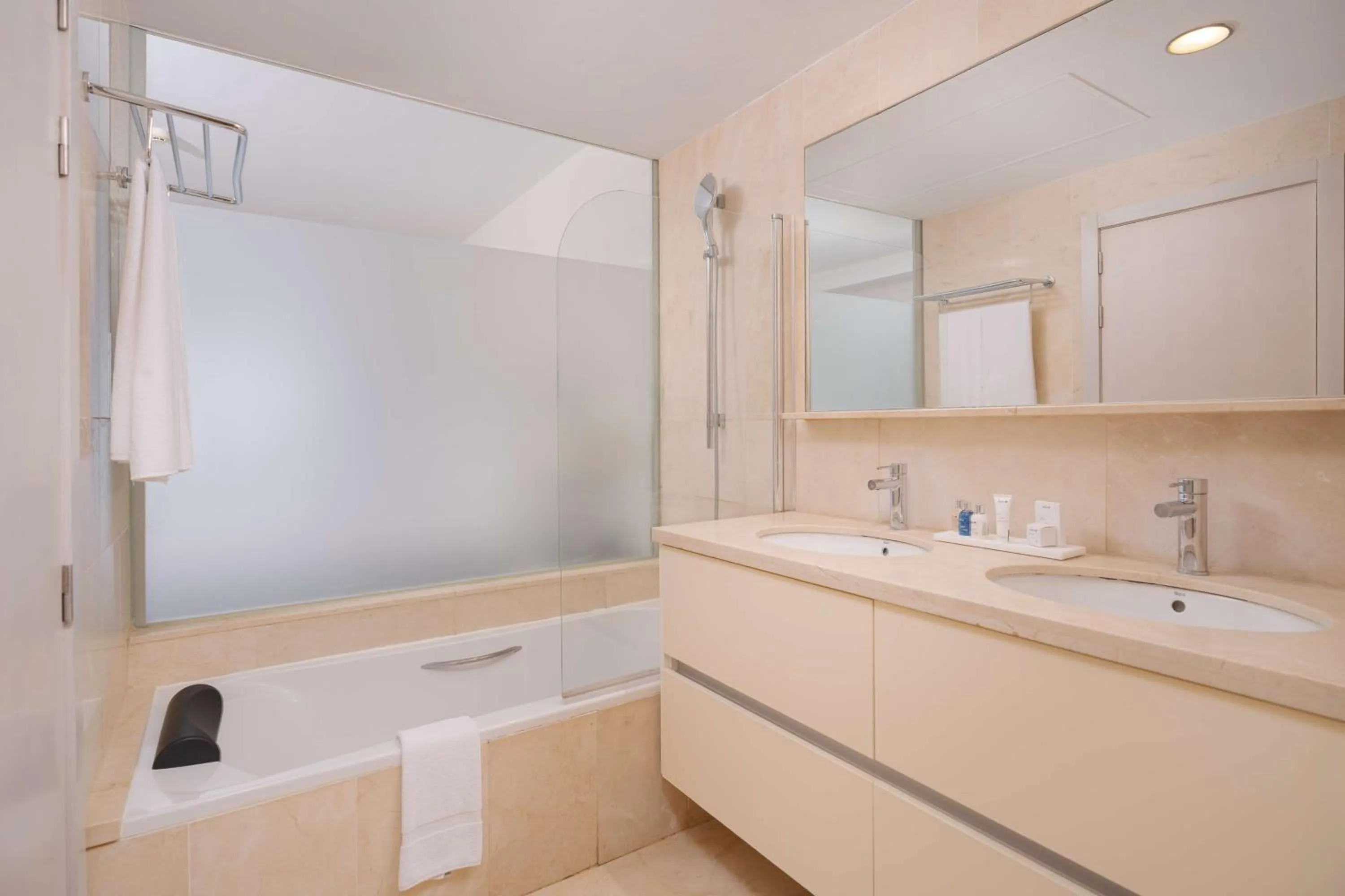 Bathroom in Radisson Blu Resort Gran Canaria