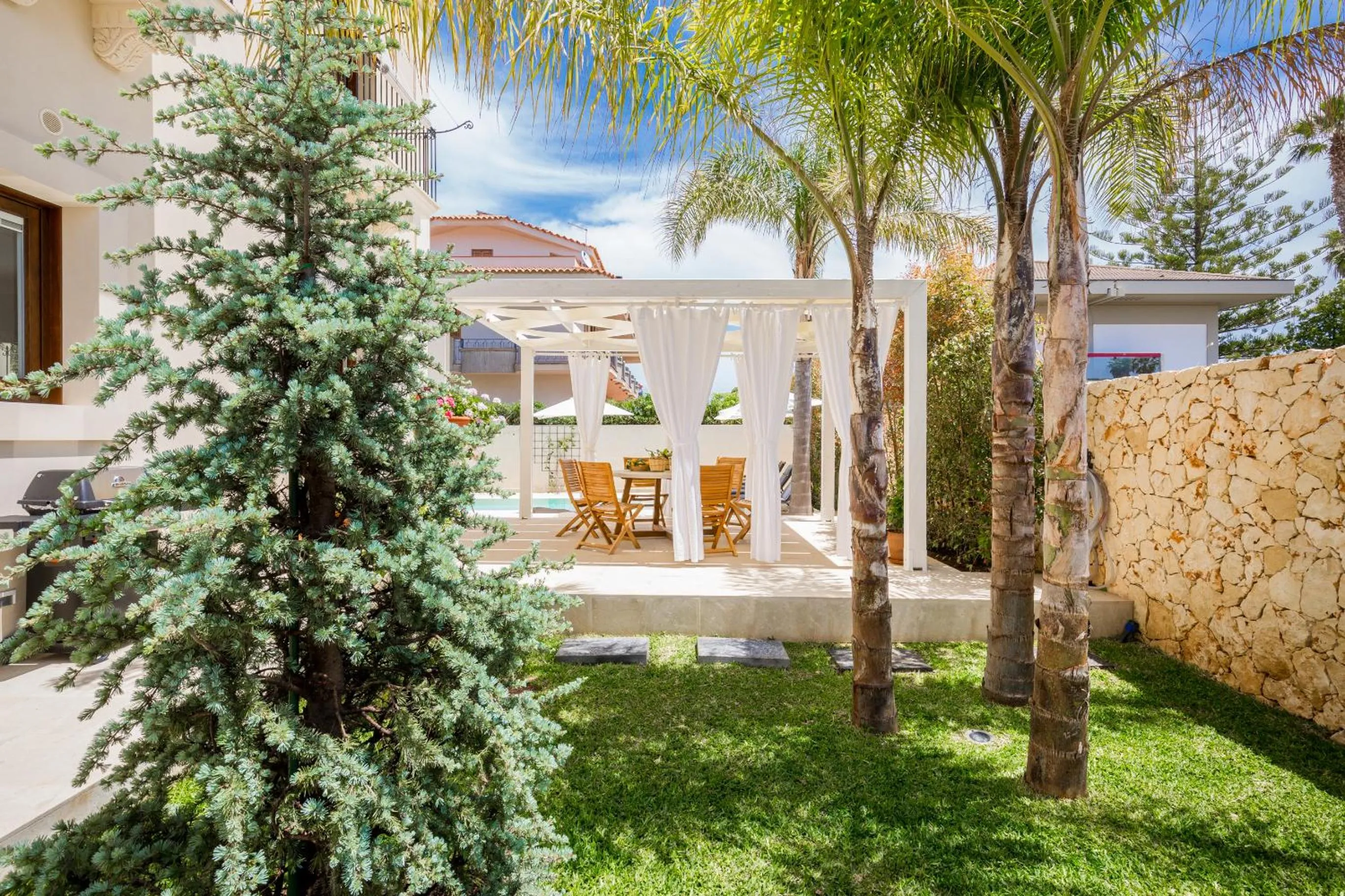 Patio in Villa Raphael