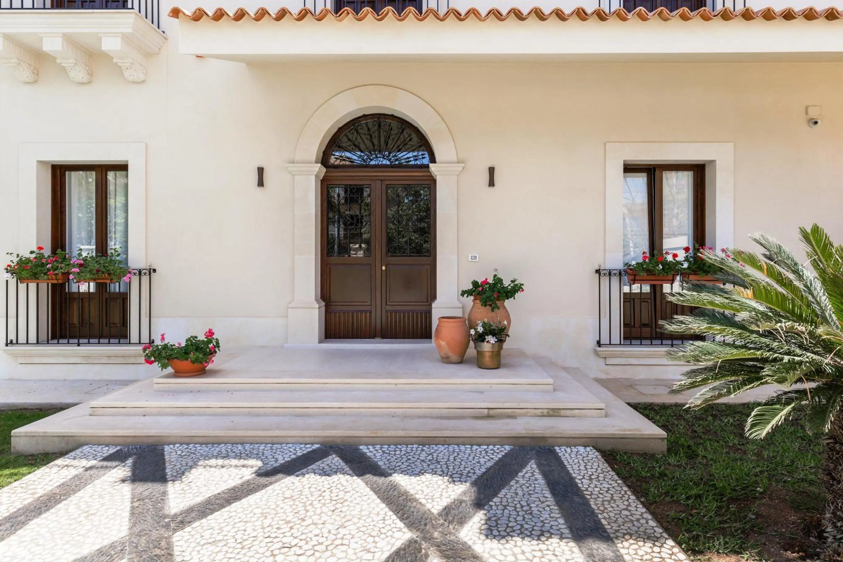 Property building in Villa Raphael