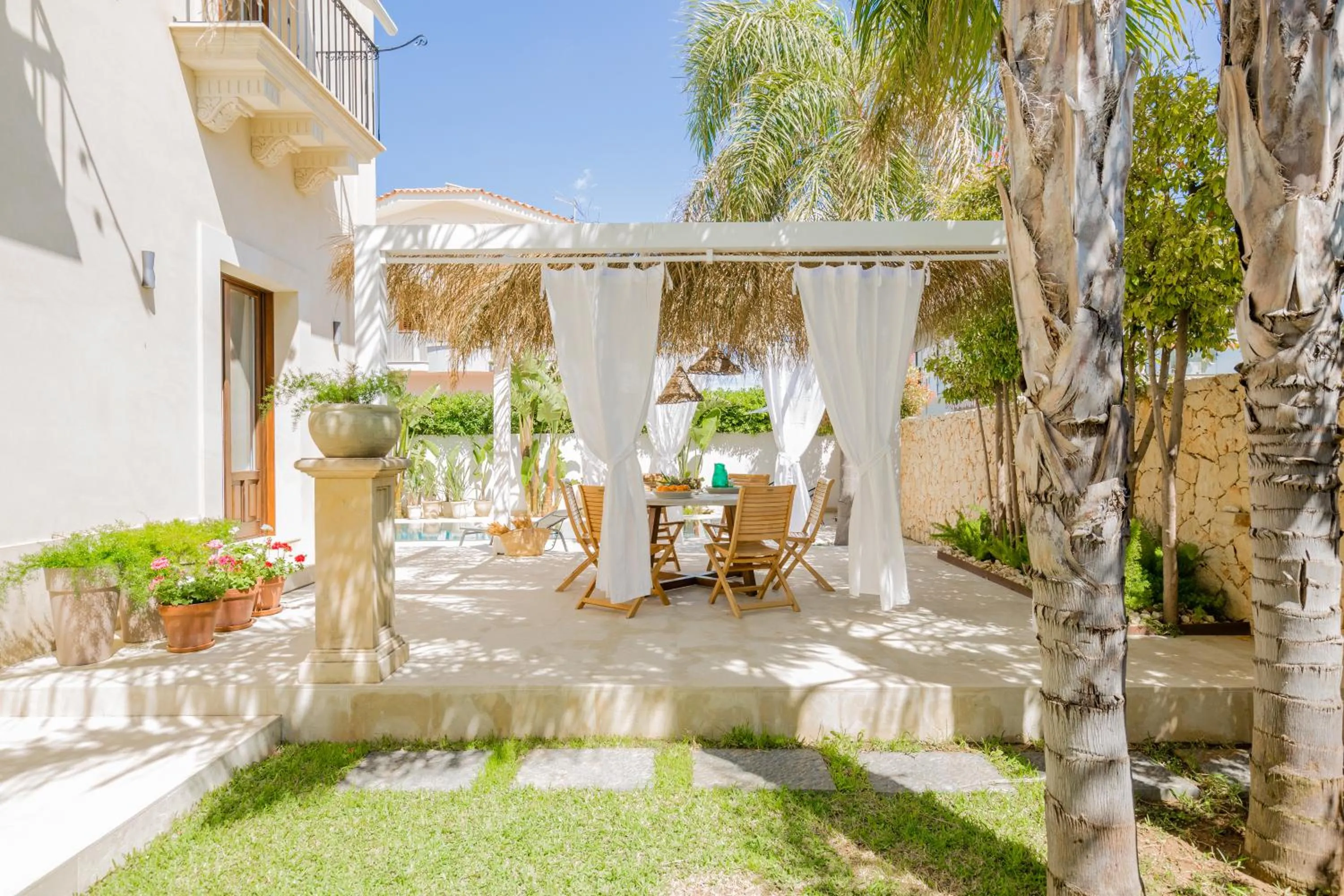 Villa Raphael