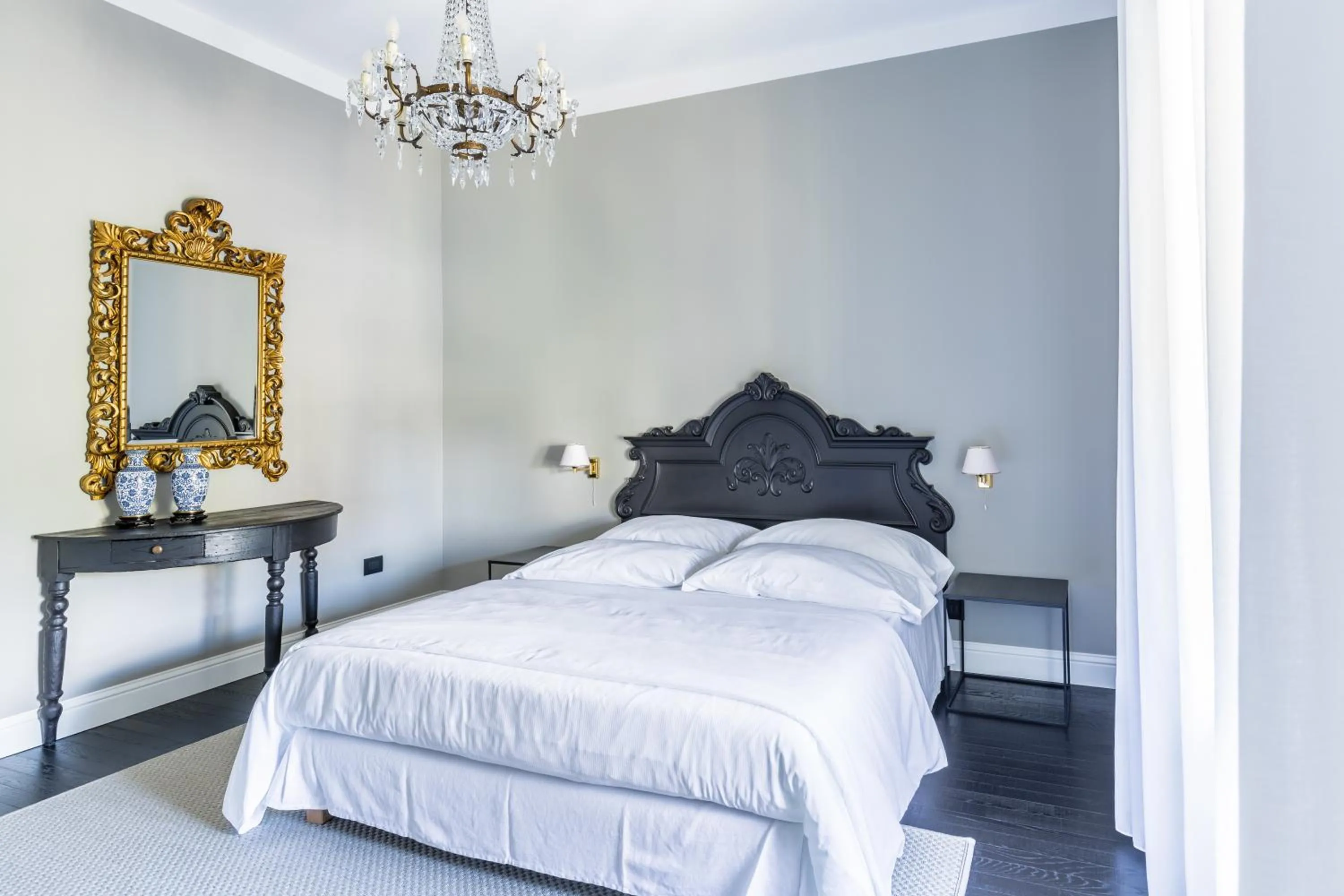 Bed in Villa Raphael